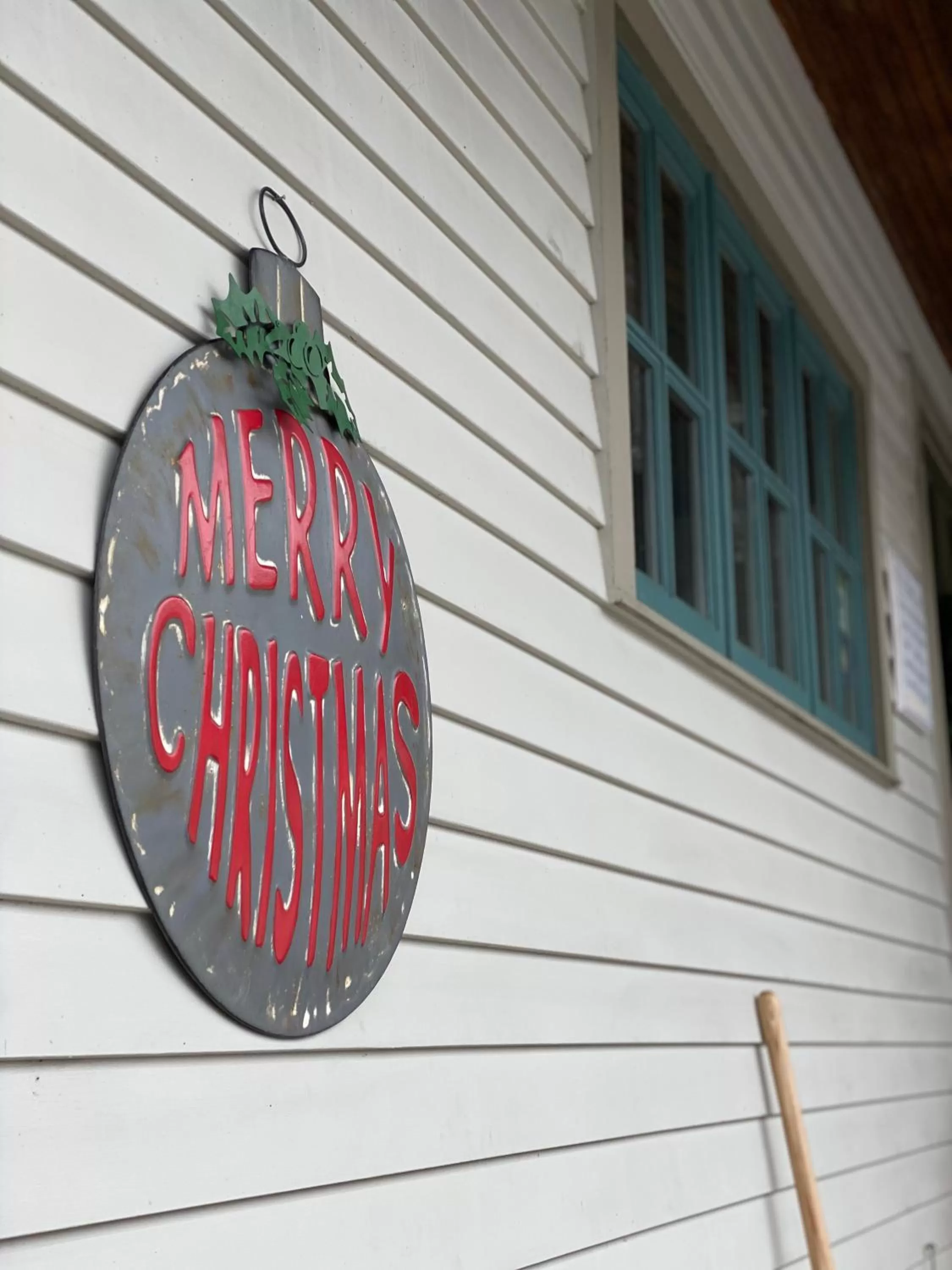 Logo/Certificate/Sign in Chambery Inn