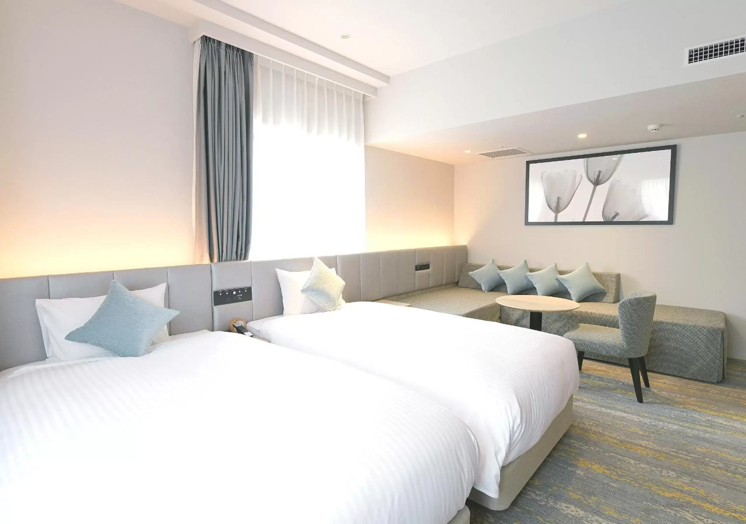 Deluxe Twin Room A - Non-Smoking in Oriental Hotel Fukuoka Hakata Station Deluxe Twin Room A - Non-Smoking in Oriental Hotel Fukuoka Hakata Station