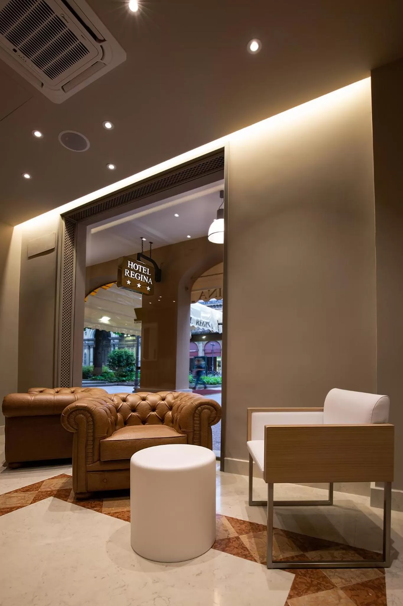 Communal lounge/ TV room in Zanhotel Regina