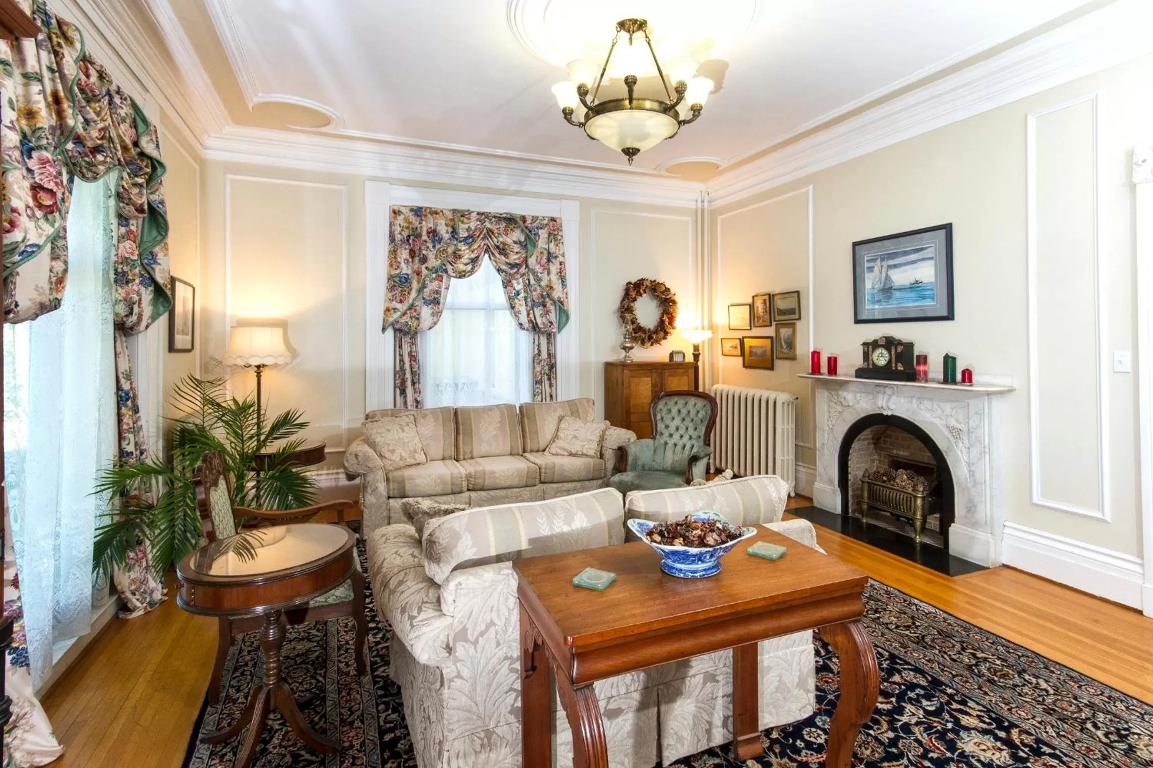 Living room in Homeport Historic B&B