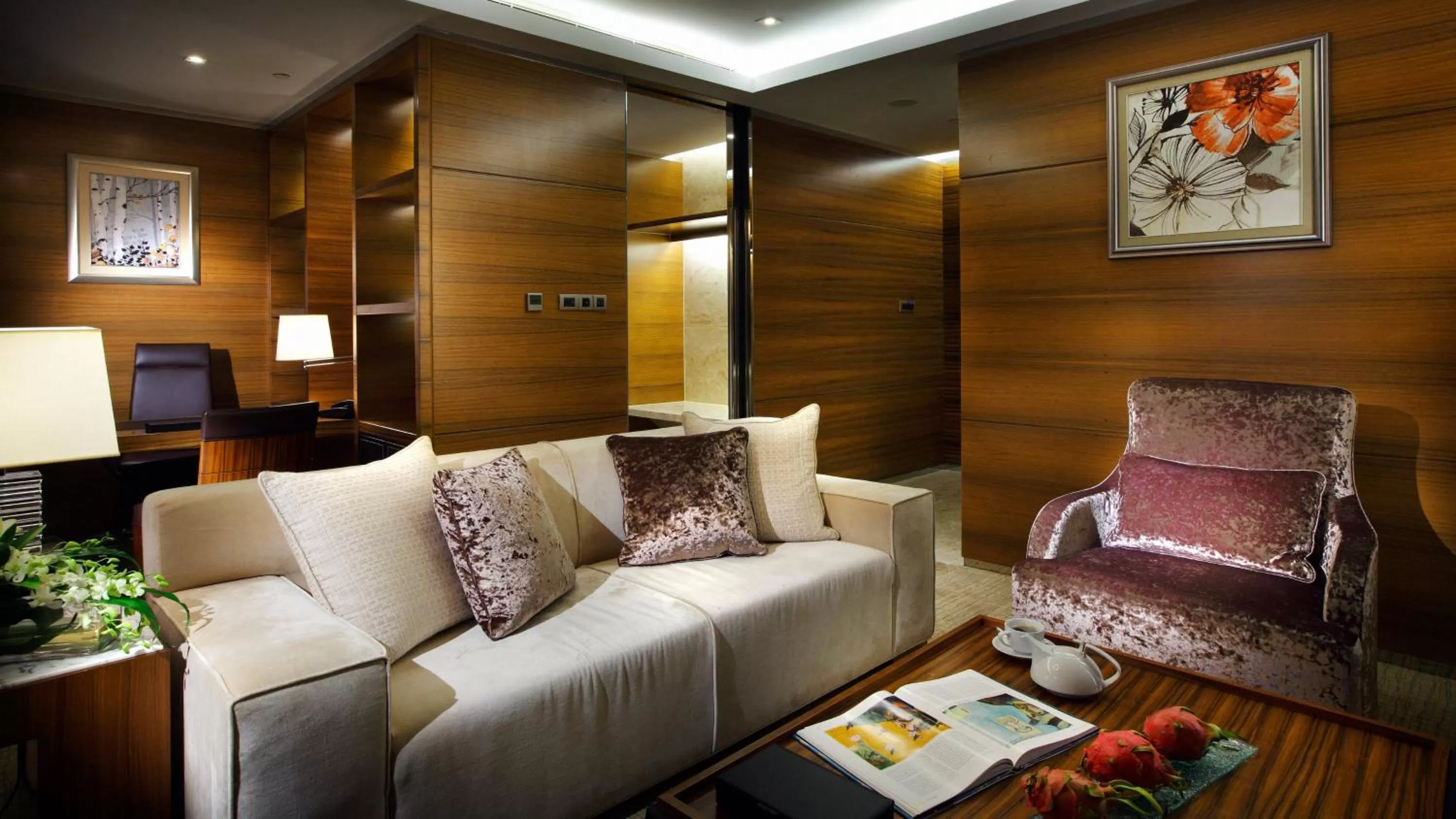 Photo of the whole room in InterContinental Nanjing by IHG