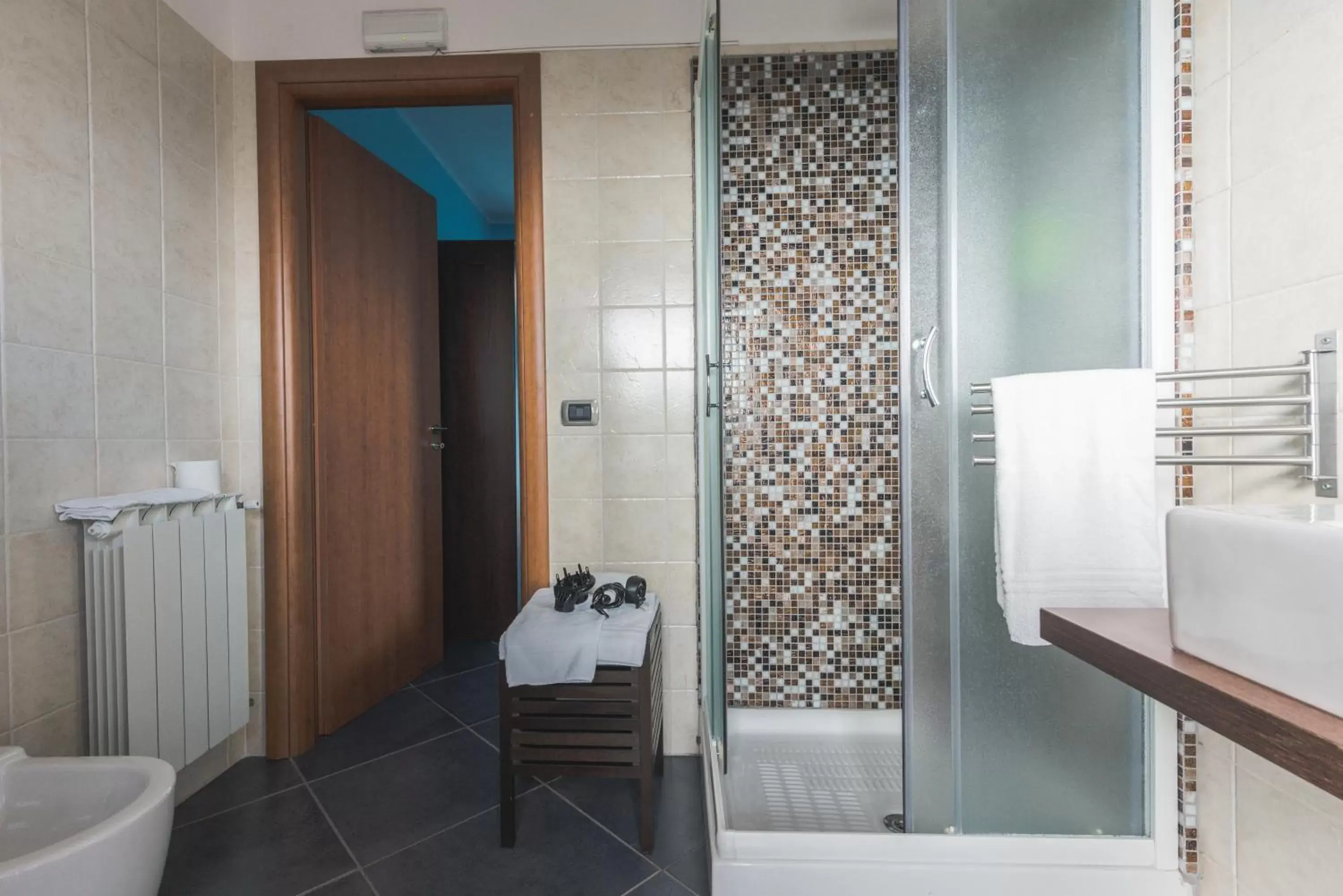 Quadruple Room with Private Bathroom - single occupancy in B&B Terrazza dell'Etna Quadruple Room with Private Bathroom - single occupancy in B&B Terrazza dell'Etna