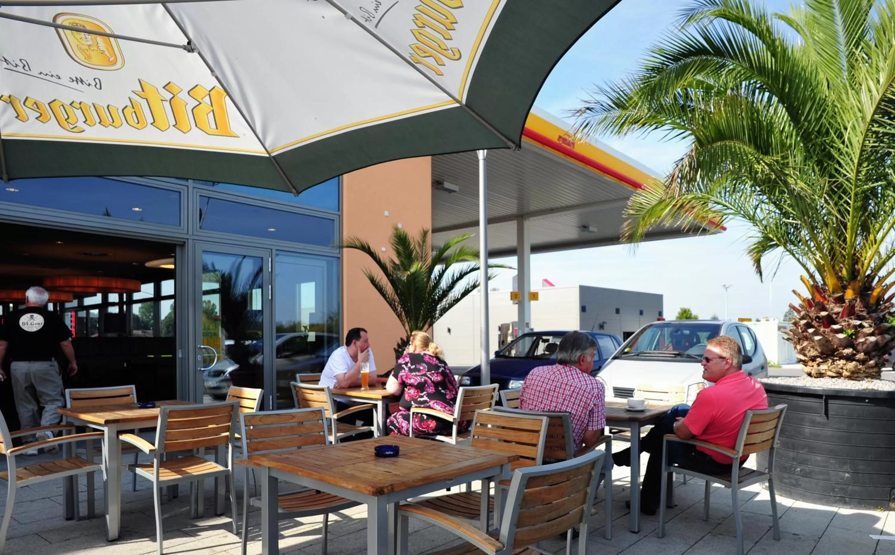 Patio, Restaurant/Places to Eat in Hotel Asbach-Bäumenheim