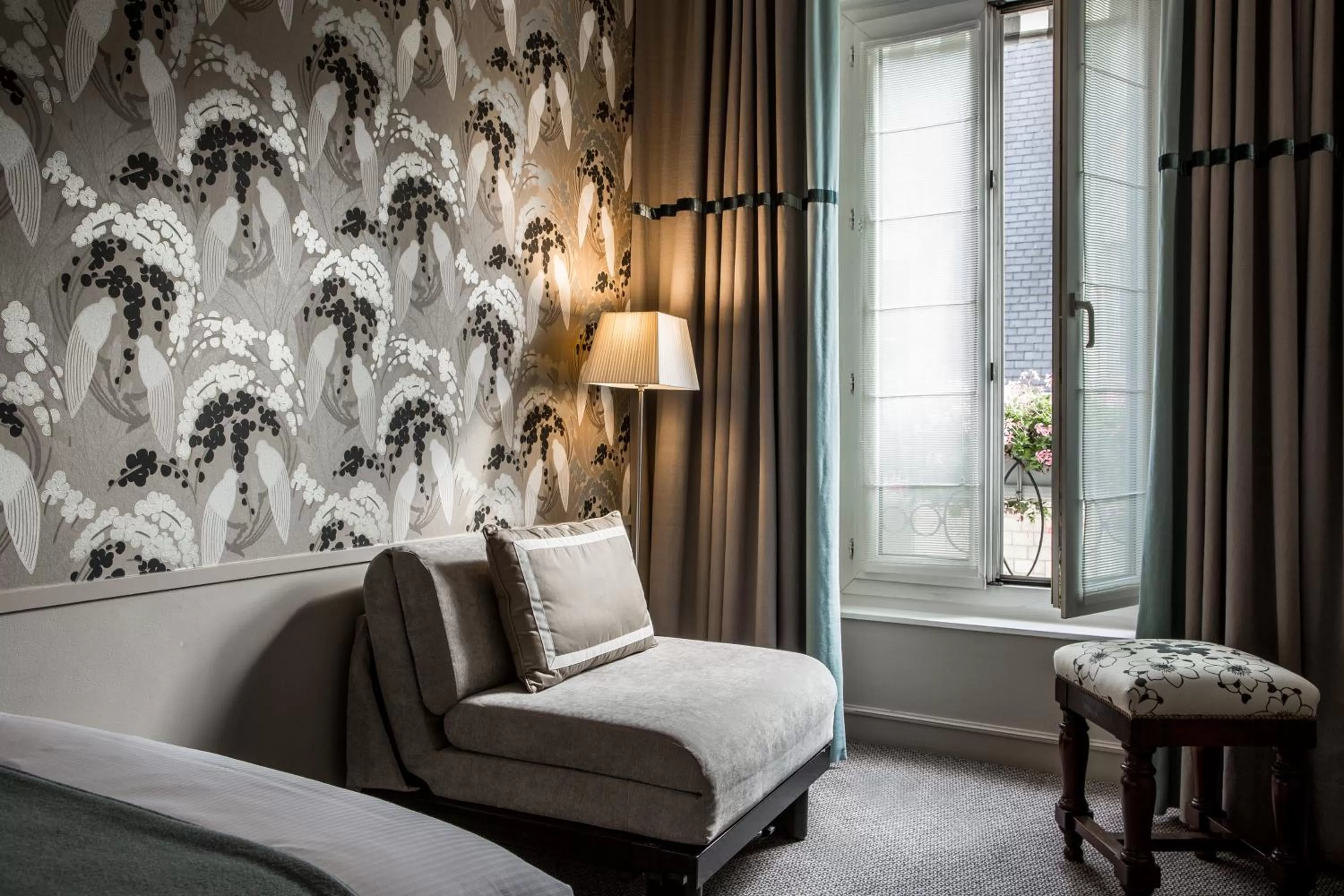 Bedroom, Bed in Hôtel Parc Saint-Séverin - Esprit de France