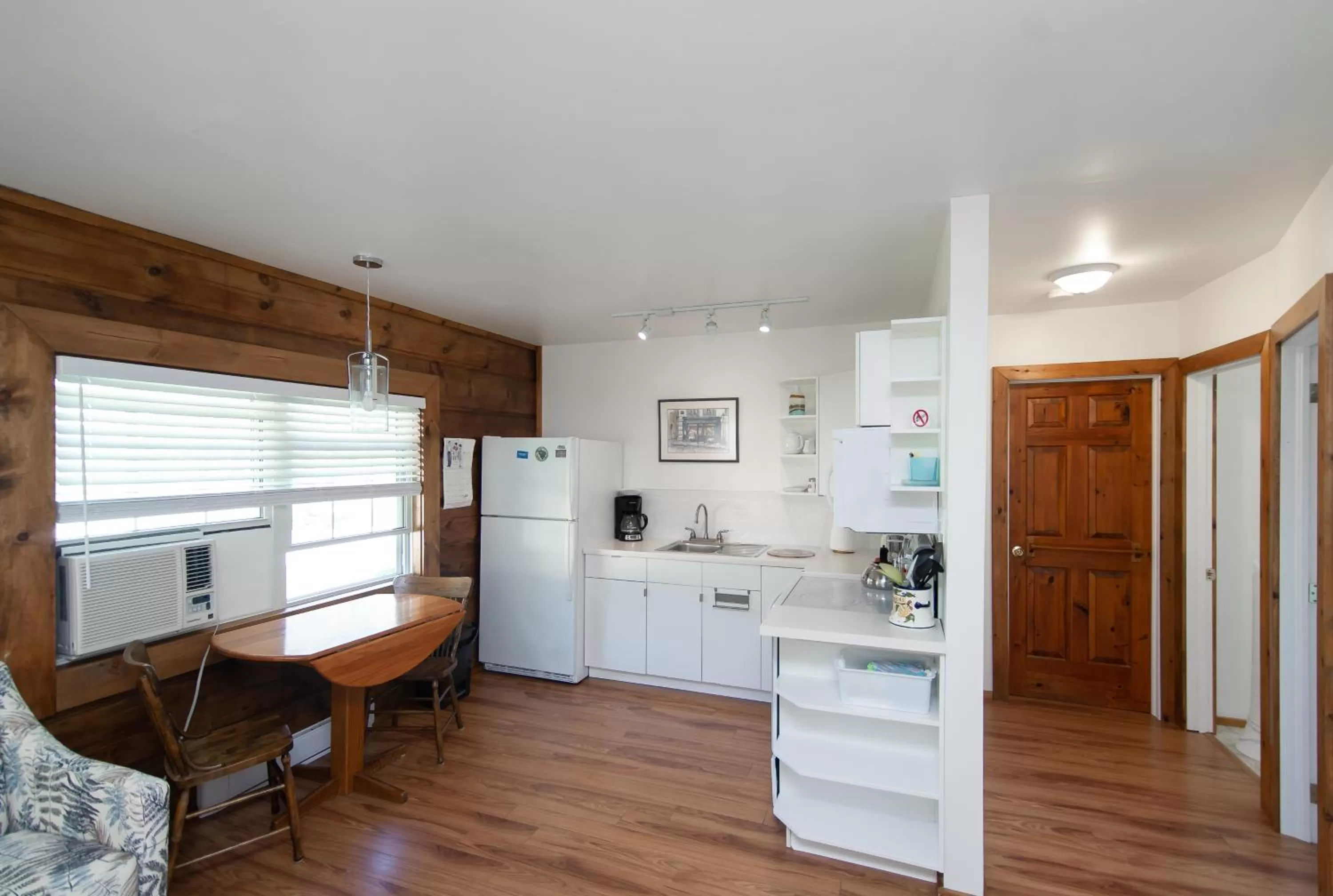 Kitchen or kitchenette, Kitchen/Kitchenette in Bye the Bay Bed and Breakfast