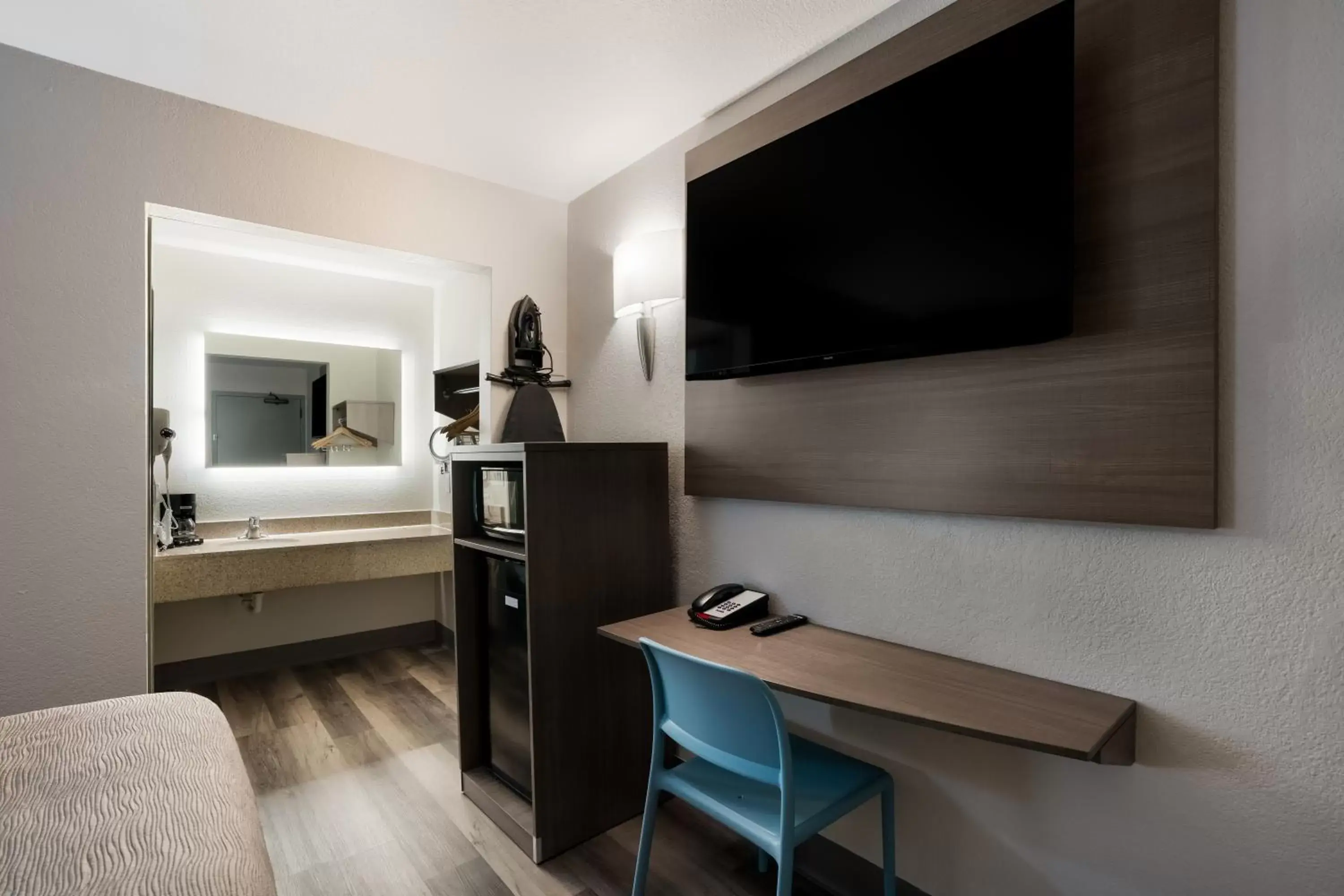 King Room - Smoking in Quality Inn Elk Grove-Sacramento King Room - Smoking in Quality Inn Elk Grove-Sacramento