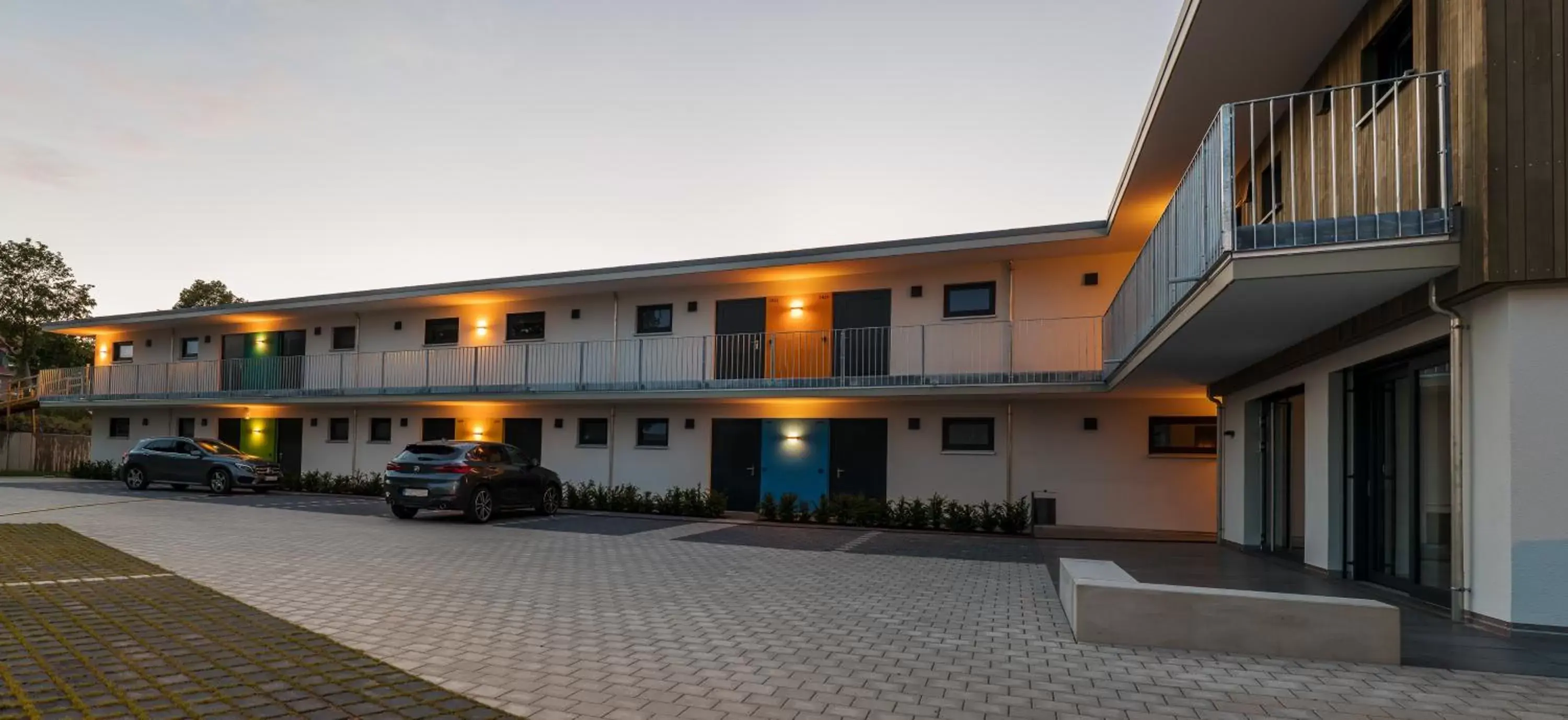 Boarding & HOUSE T24 Boarding & HOUSE T24