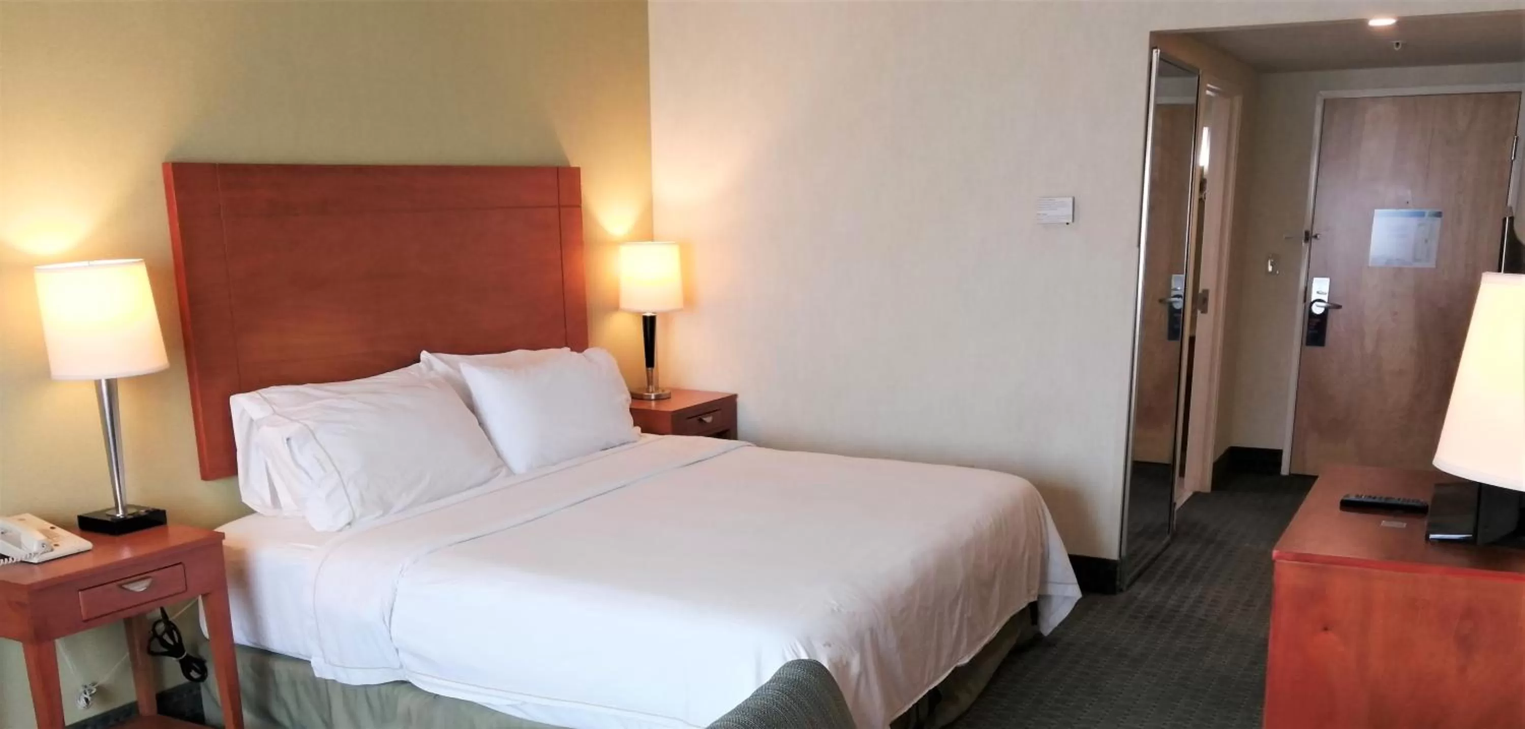 Bed in Holiday Inn Express & Suites Toluca Zona Aeropuerto by IHG