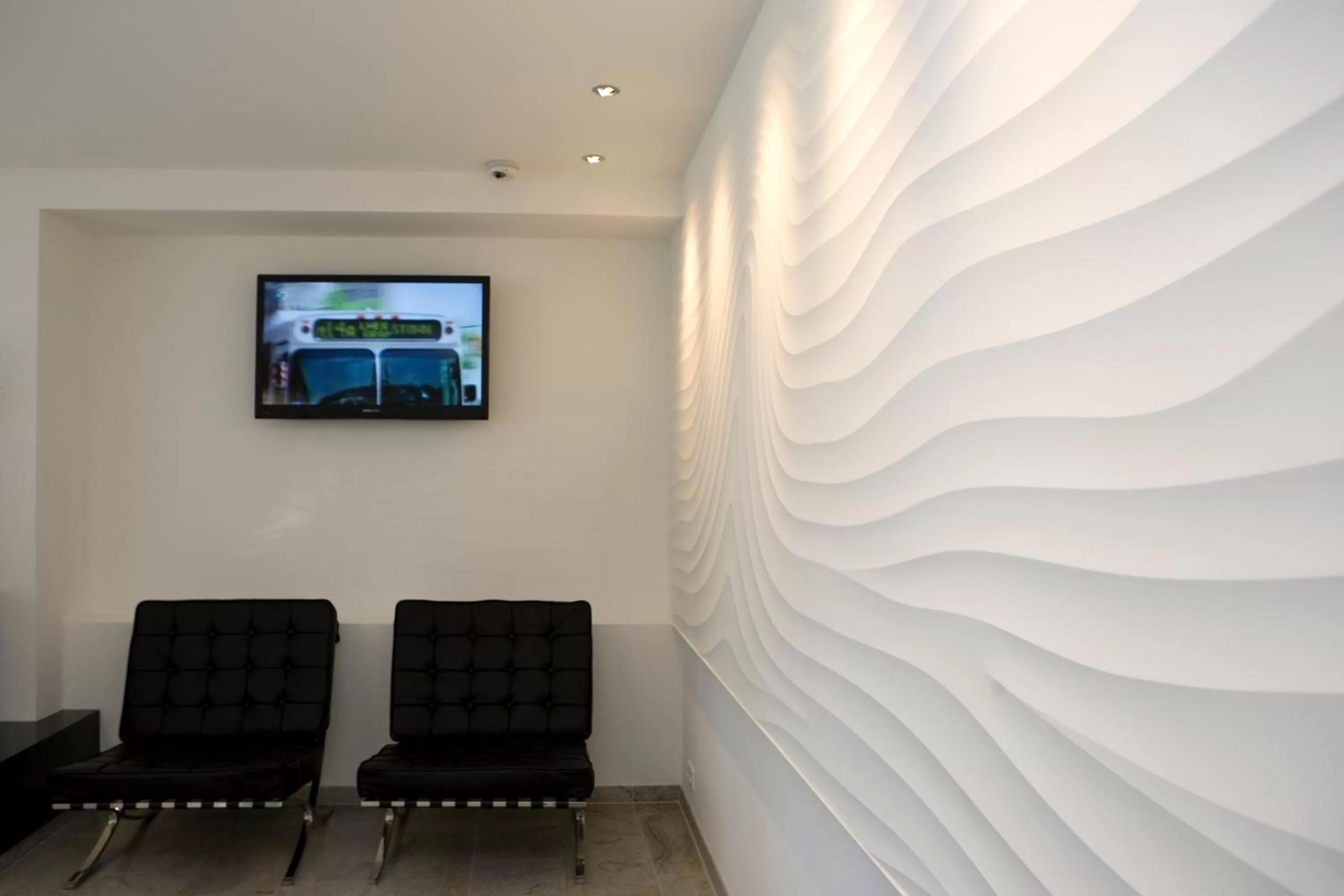 Lobby or reception, TV/Entertainment Center in Hotel Parkview