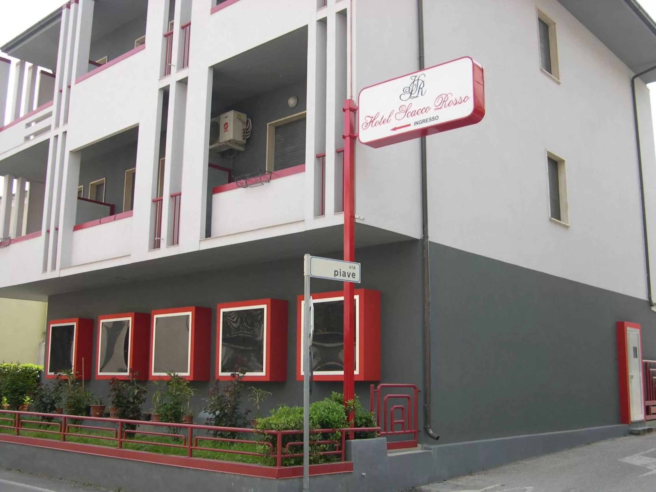 Scacco Rosso via Piave 23