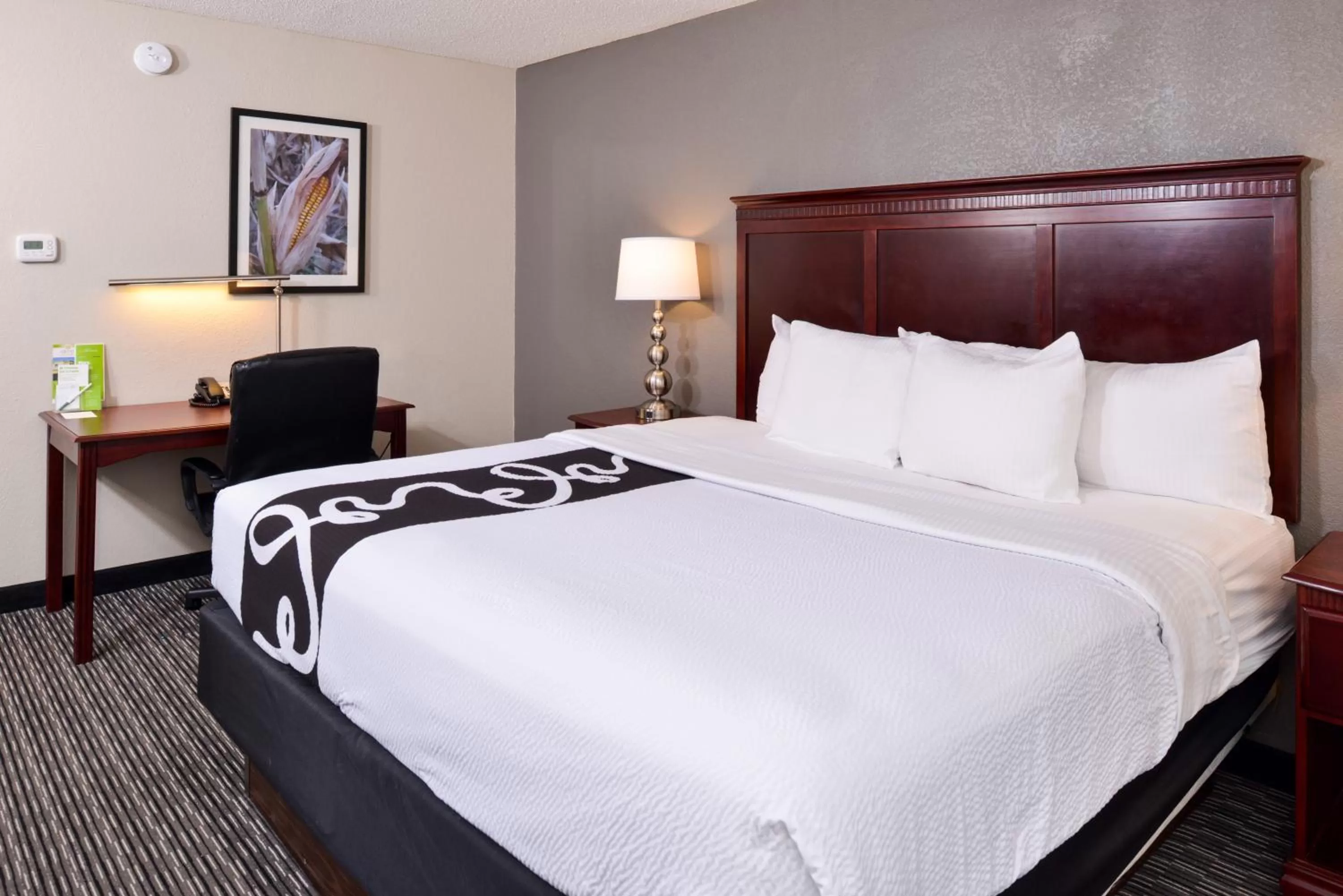 Bed in La Quinta by Wyndham Indianapolis South