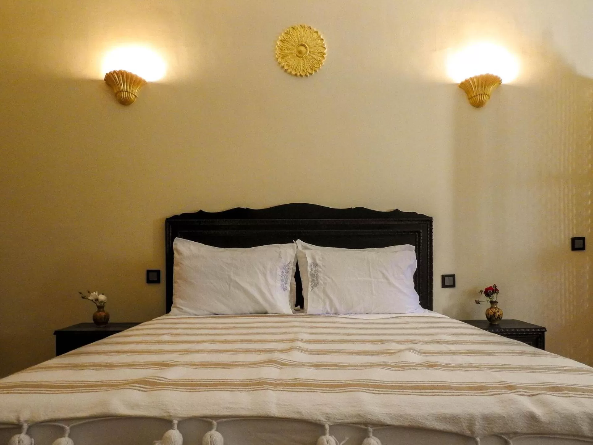 Bed in Le Bleu House