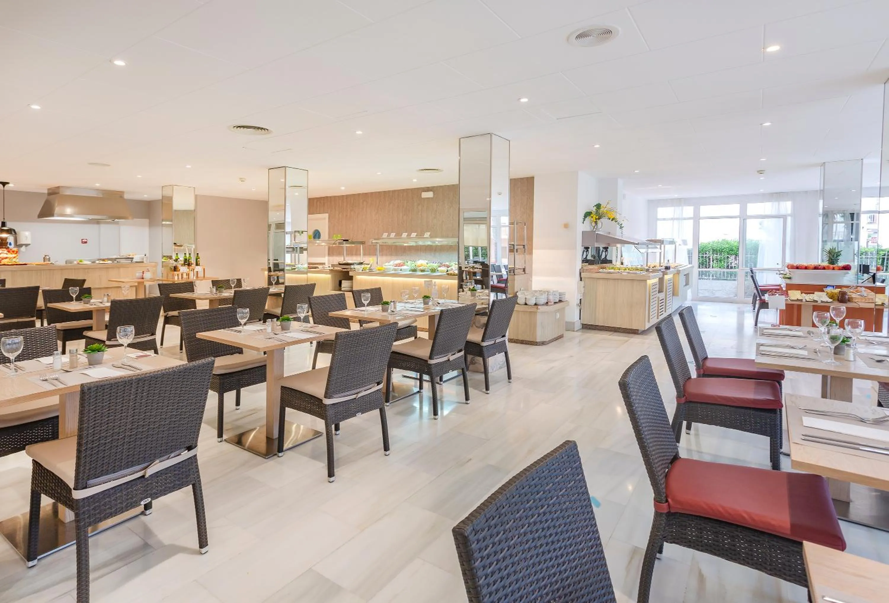 Restaurant/places to eat in JS Miramar