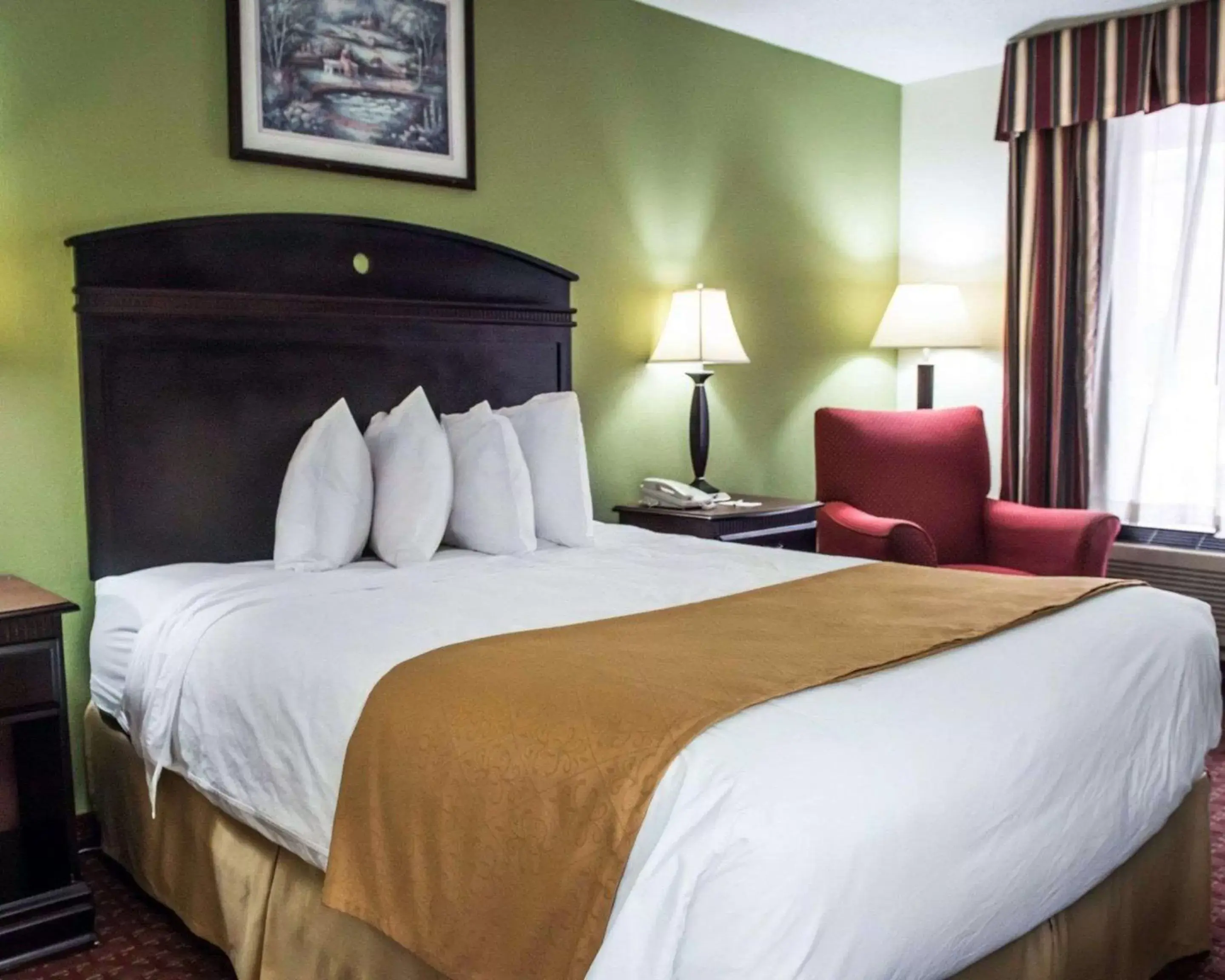 Queen Room - Accessible in Quality Inn Chipley I-10 at Exit 120 Queen Room - Accessible in Quality Inn Chipley I-10 at Exit 120
