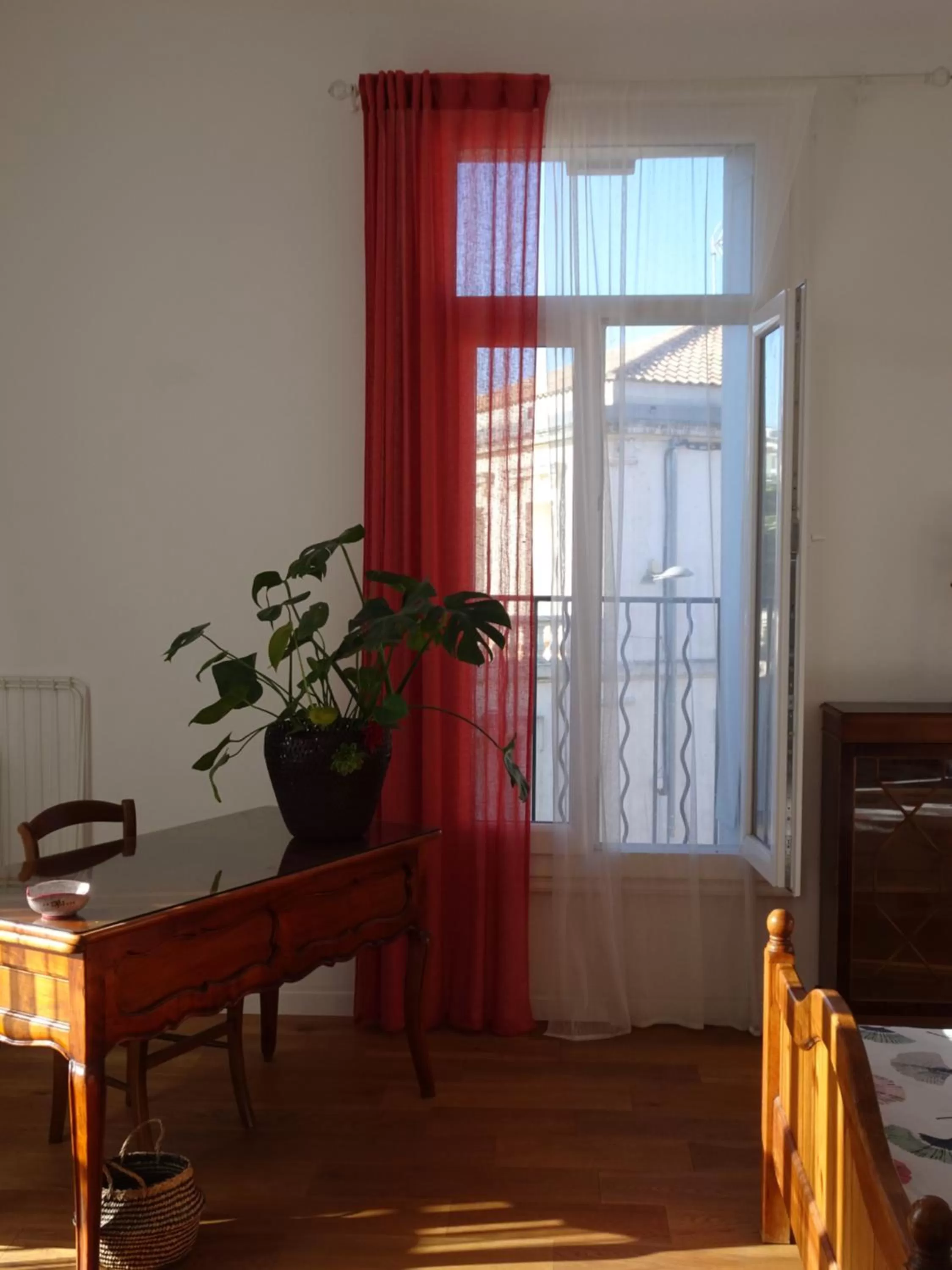 TV/Entertainment Center in La Villa STELLA