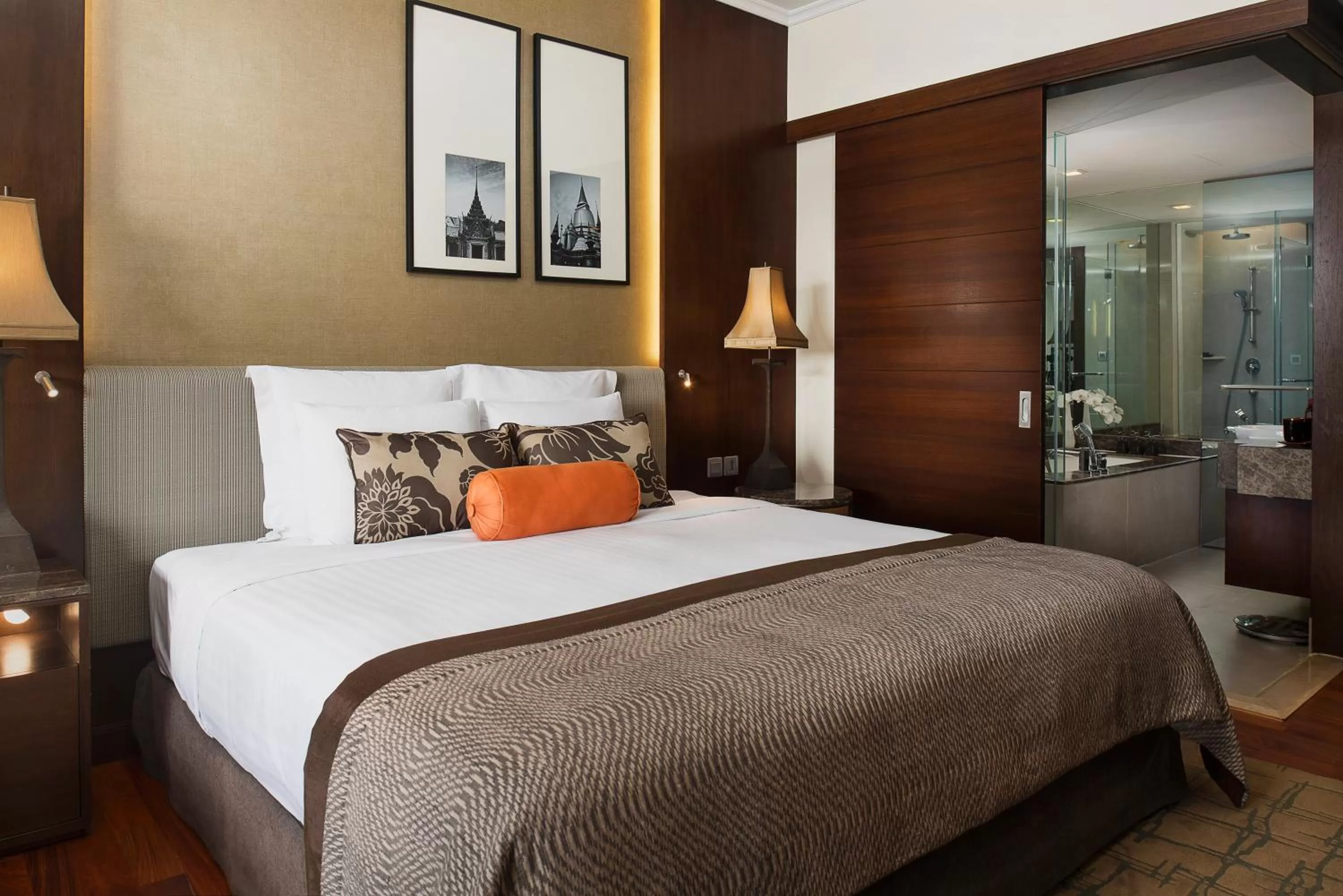 Bedroom, Bed in Anantara Riverside Bangkok Resort