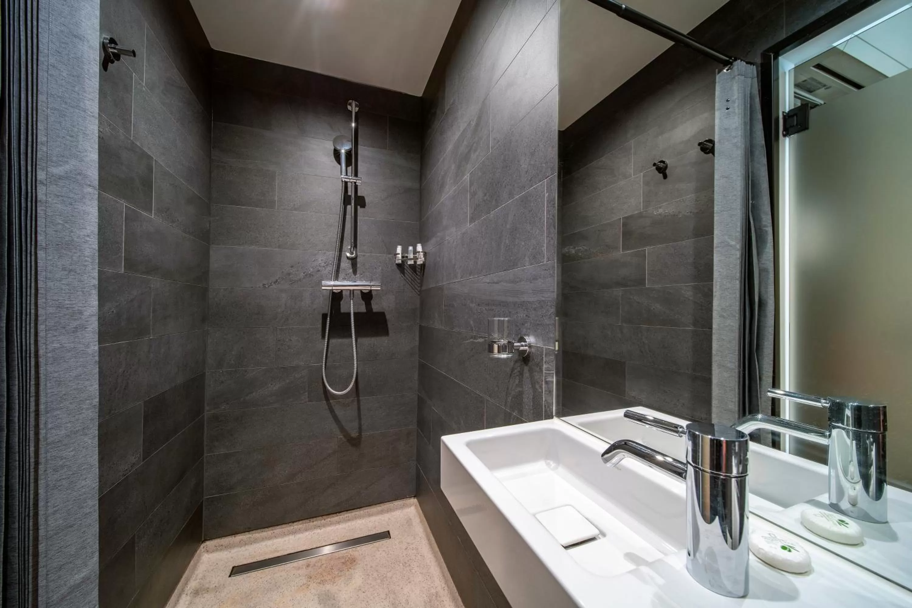 Bathroom in Sotel Amsterdam Central Station