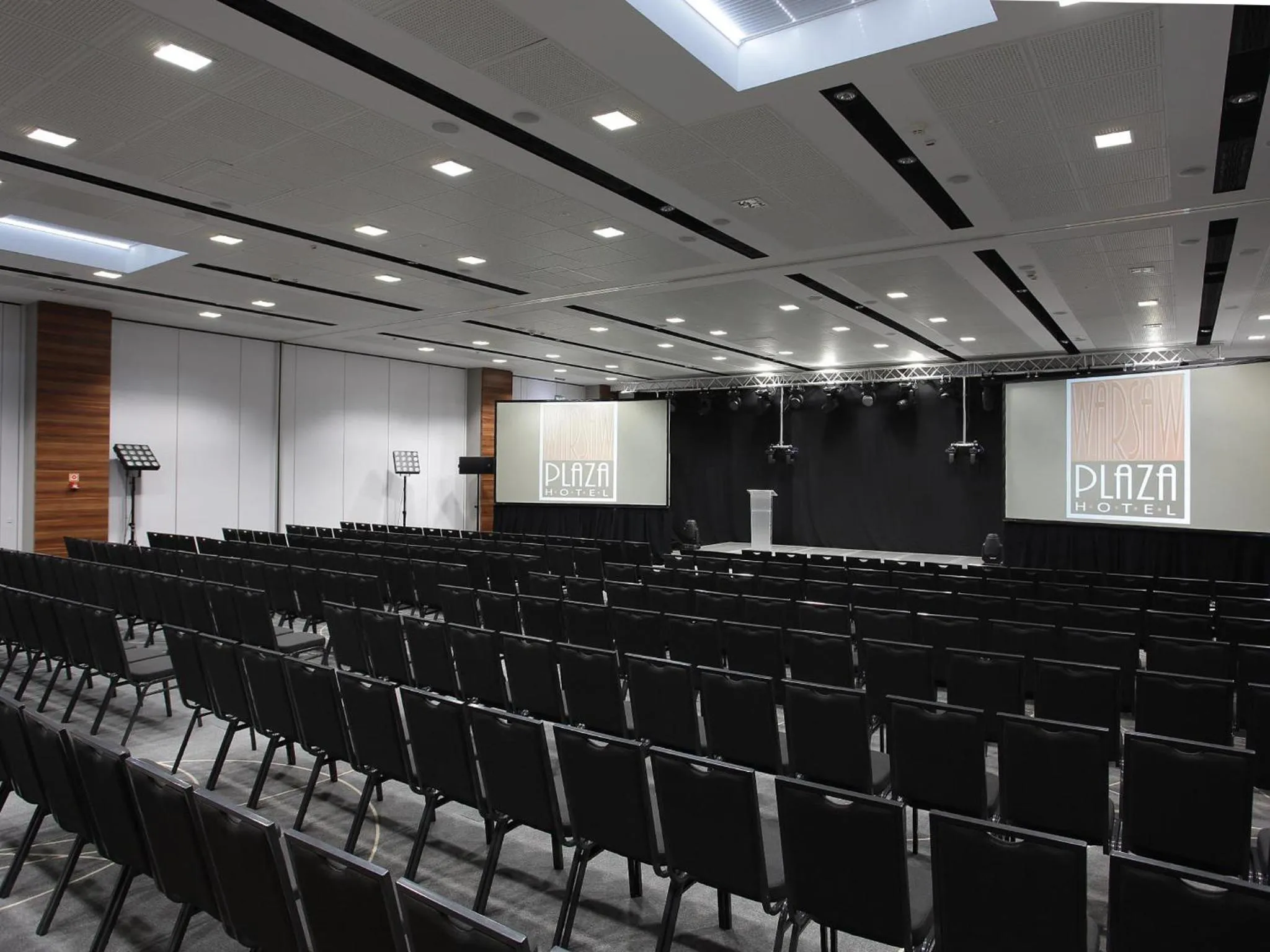 Business facilities in Warsaw Plaza Hotel