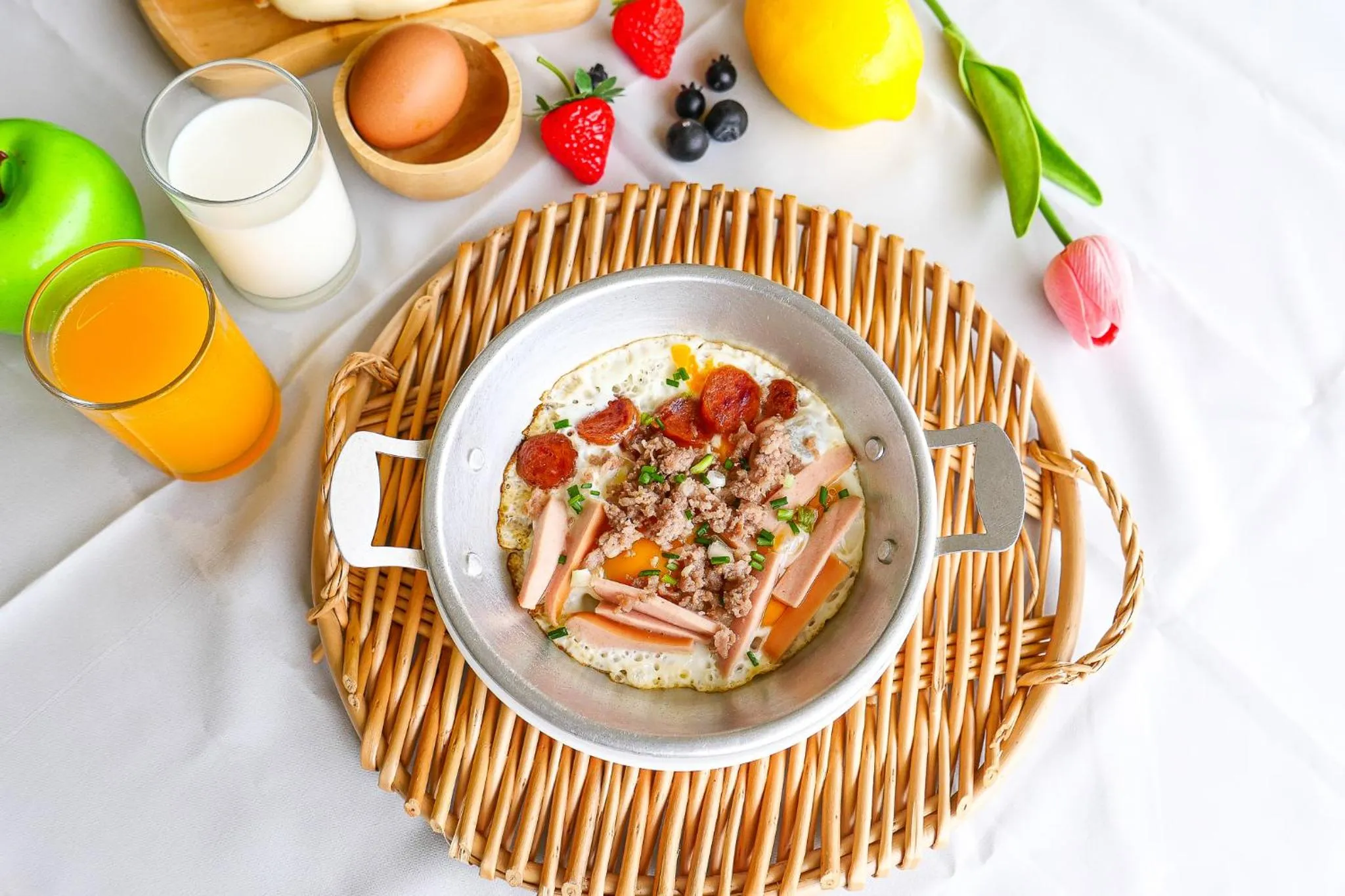 Food and drinks in AU Place Hotel