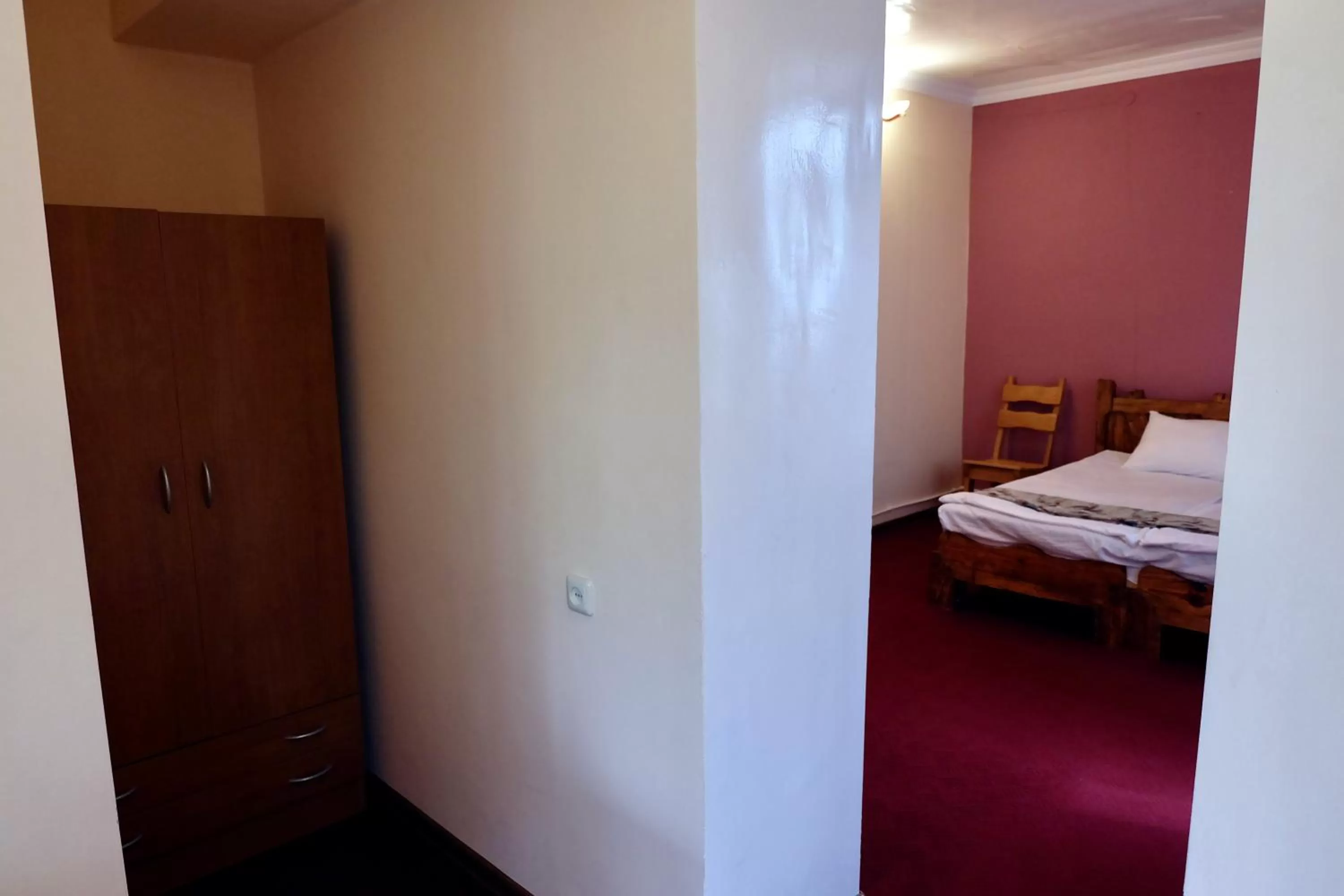 Photo of the whole room, Bed in Dil Hill by Sam