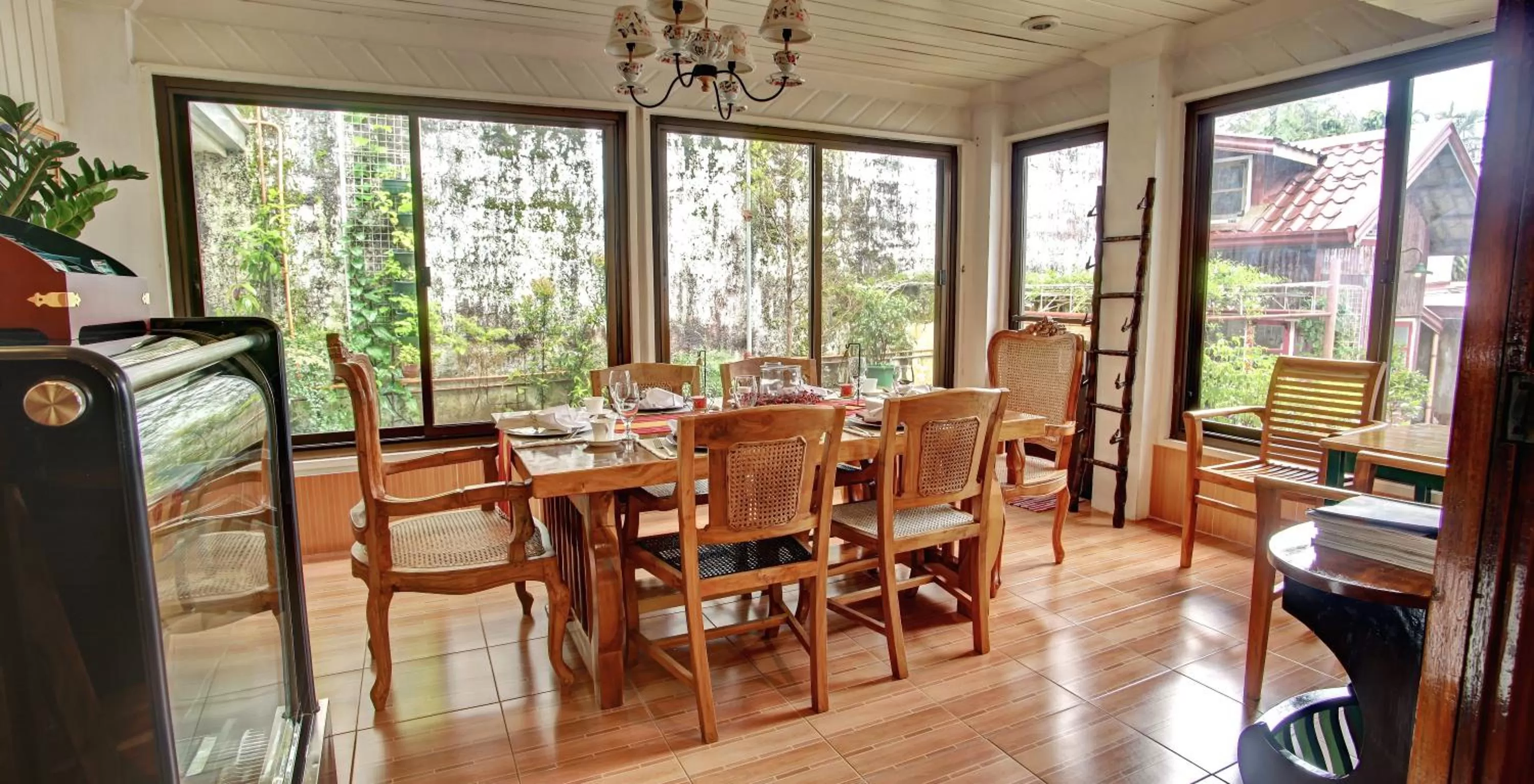 Restaurant/Places to Eat in Guesthaven Baguio Bed and Breakfast