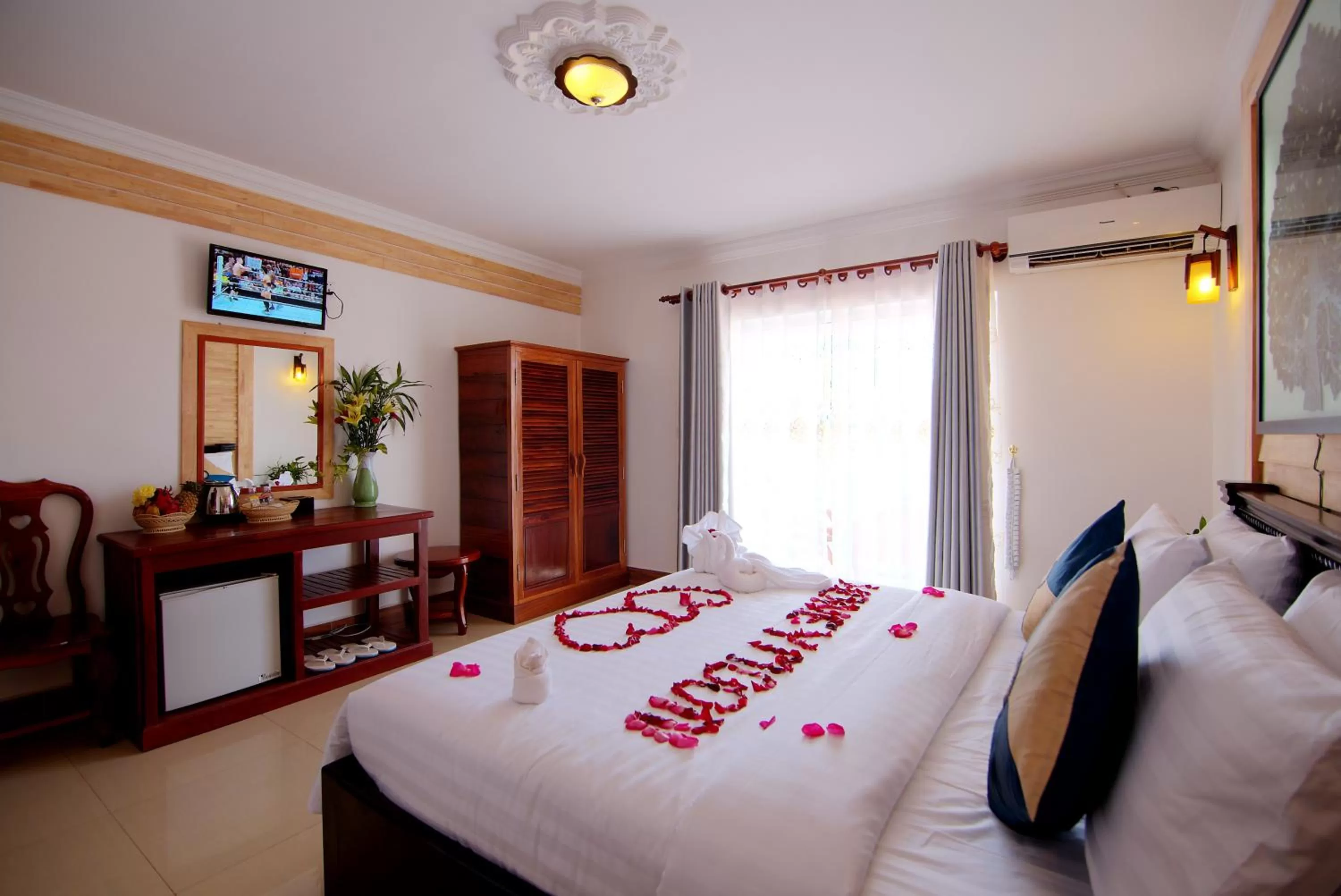 Bed in Bou Phanith Villa