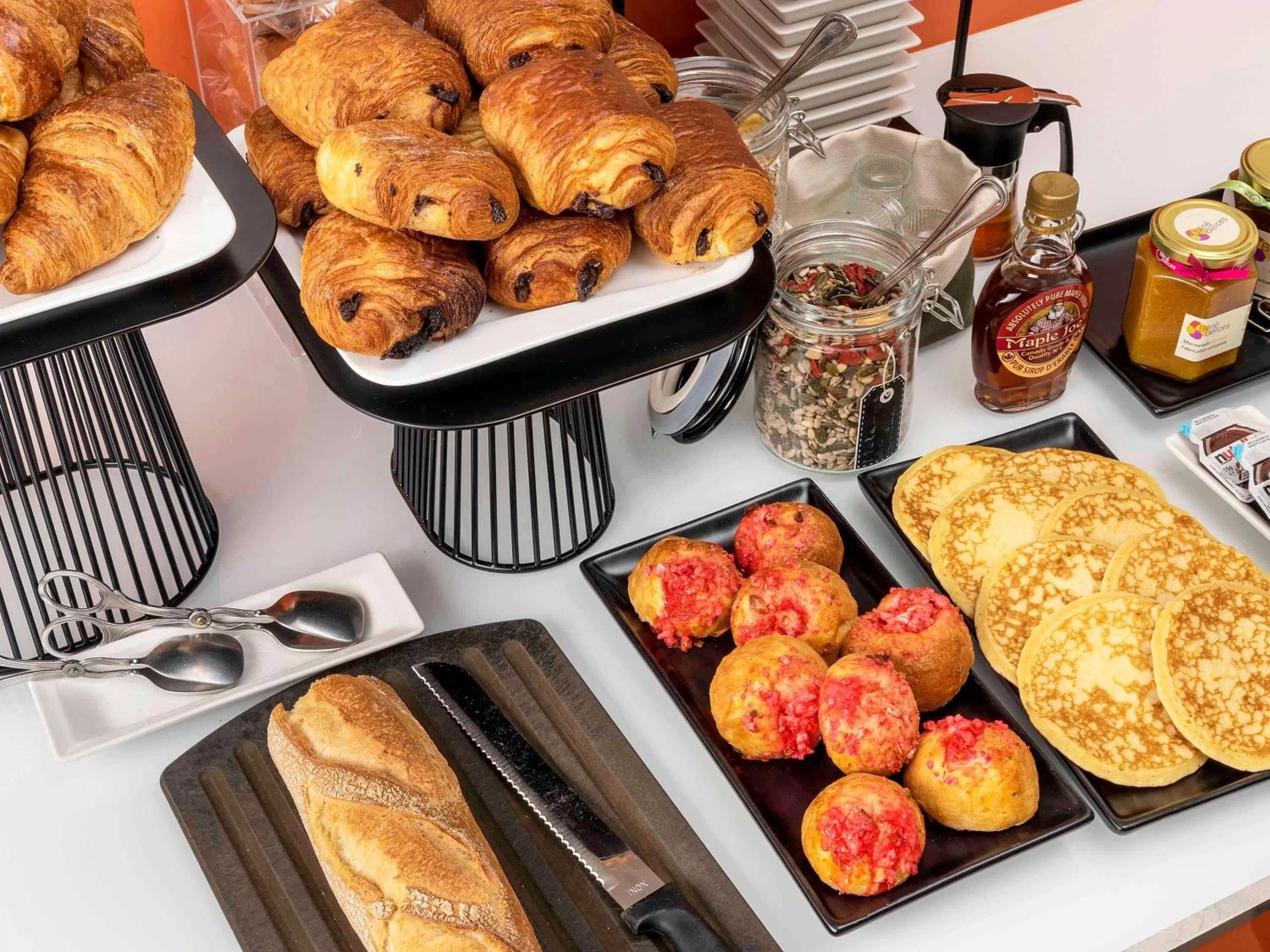 Restaurant/places to eat in Grand Hotel des Brotteaux Lyon - Handwritten Collection