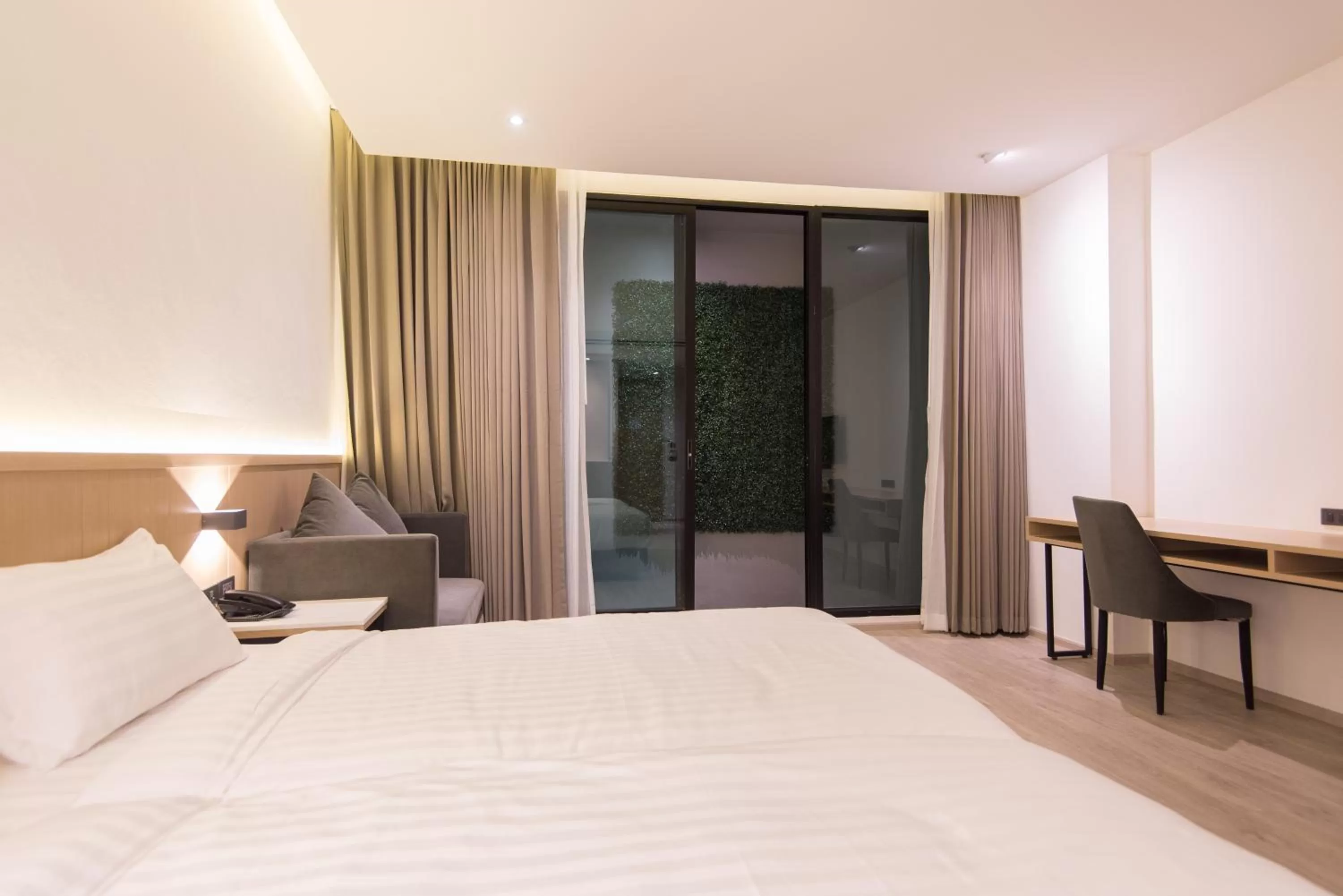 Bed in Madison Bangkok Hotel