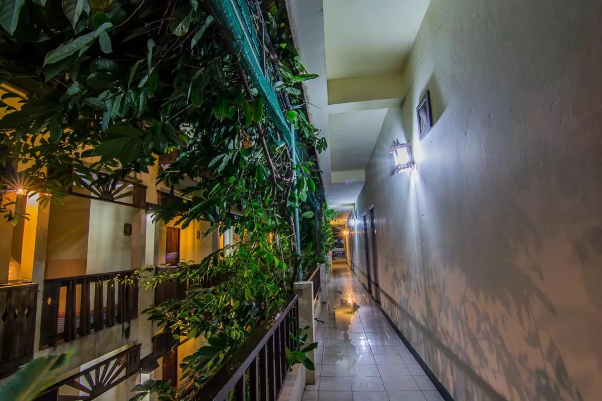 Decorative detail in Sutus Court 5