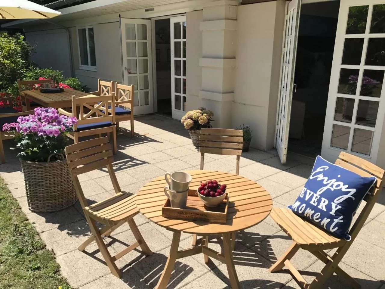 Patio in Trouville Bed & Breakfast