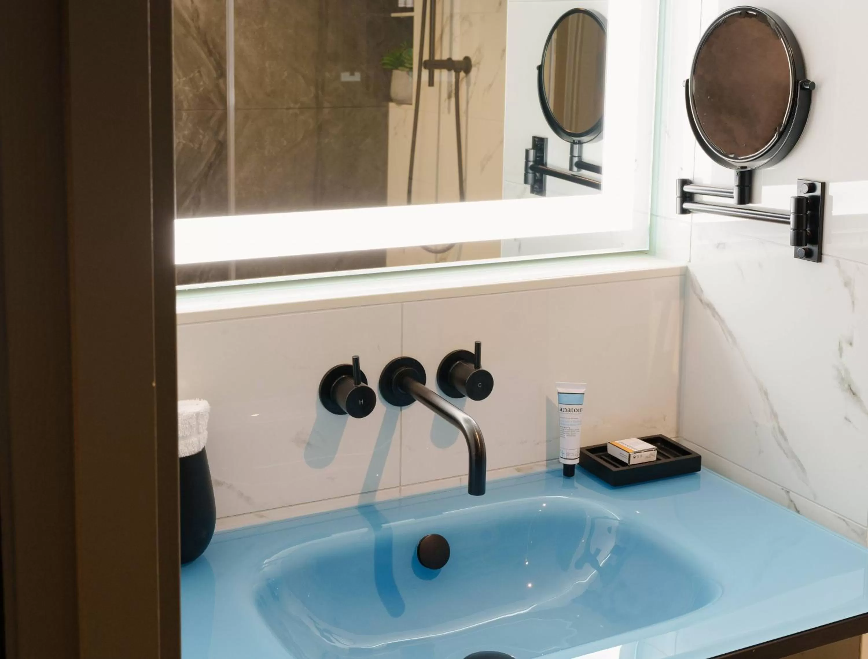 Bathroom in Middle Eight - Covent Garden - Preferred Hotels and Resorts