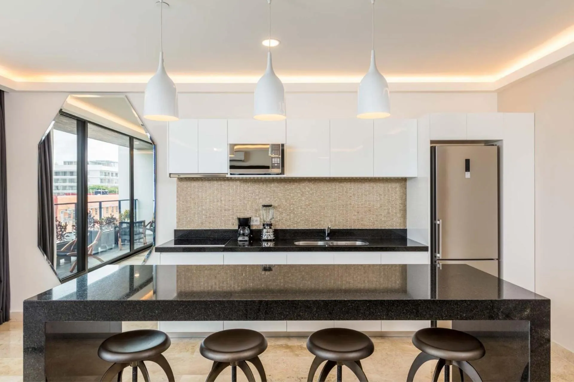 Kitchen or kitchenette in Serenity Hotel Boutique By Alsol