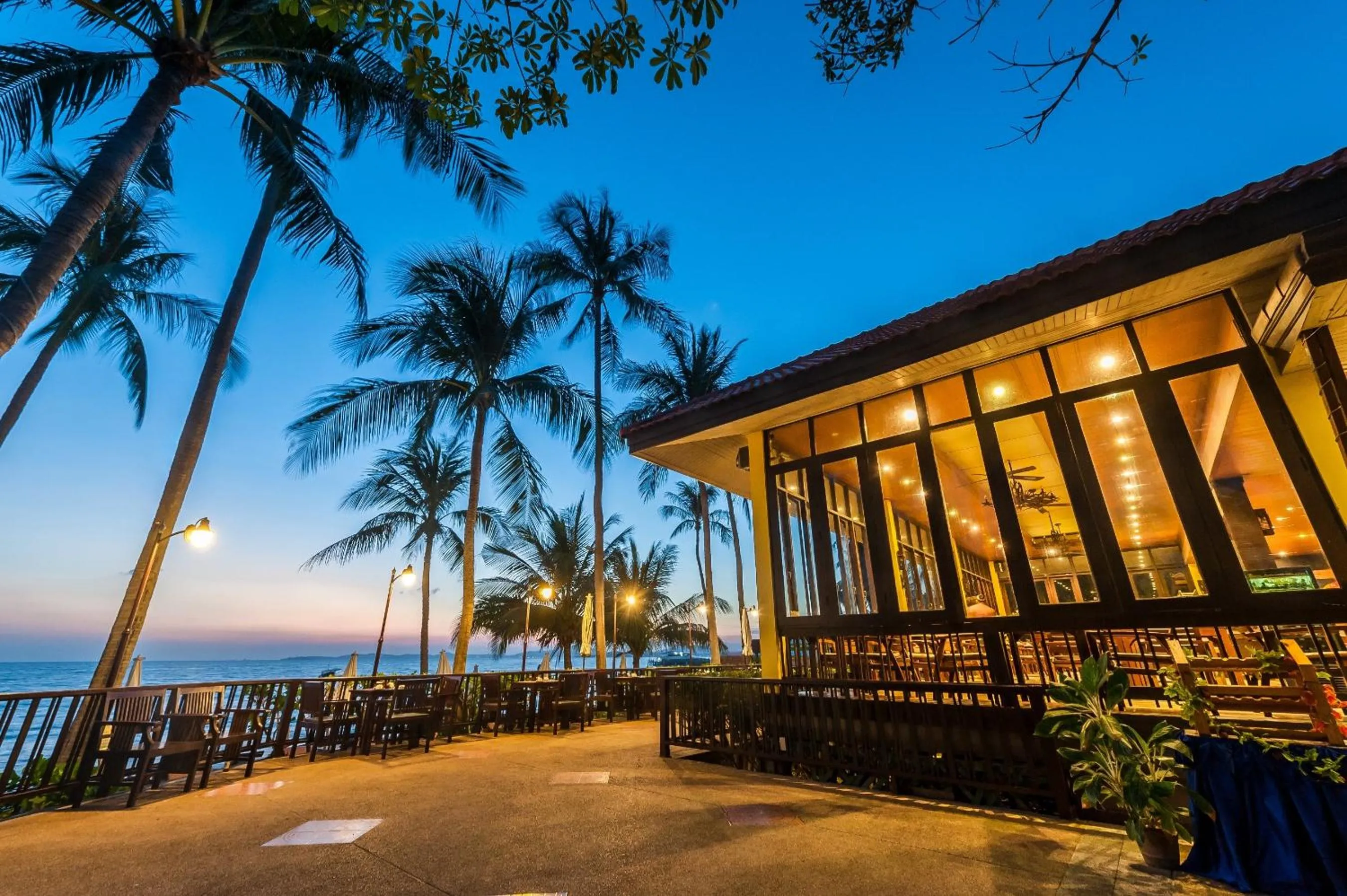 Restaurant/places to eat in Pinnacle Samui Resort