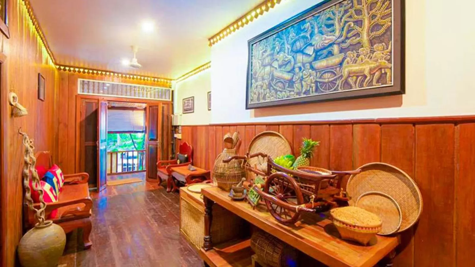 Nightclub / DJ in Maison Model d'Angkor