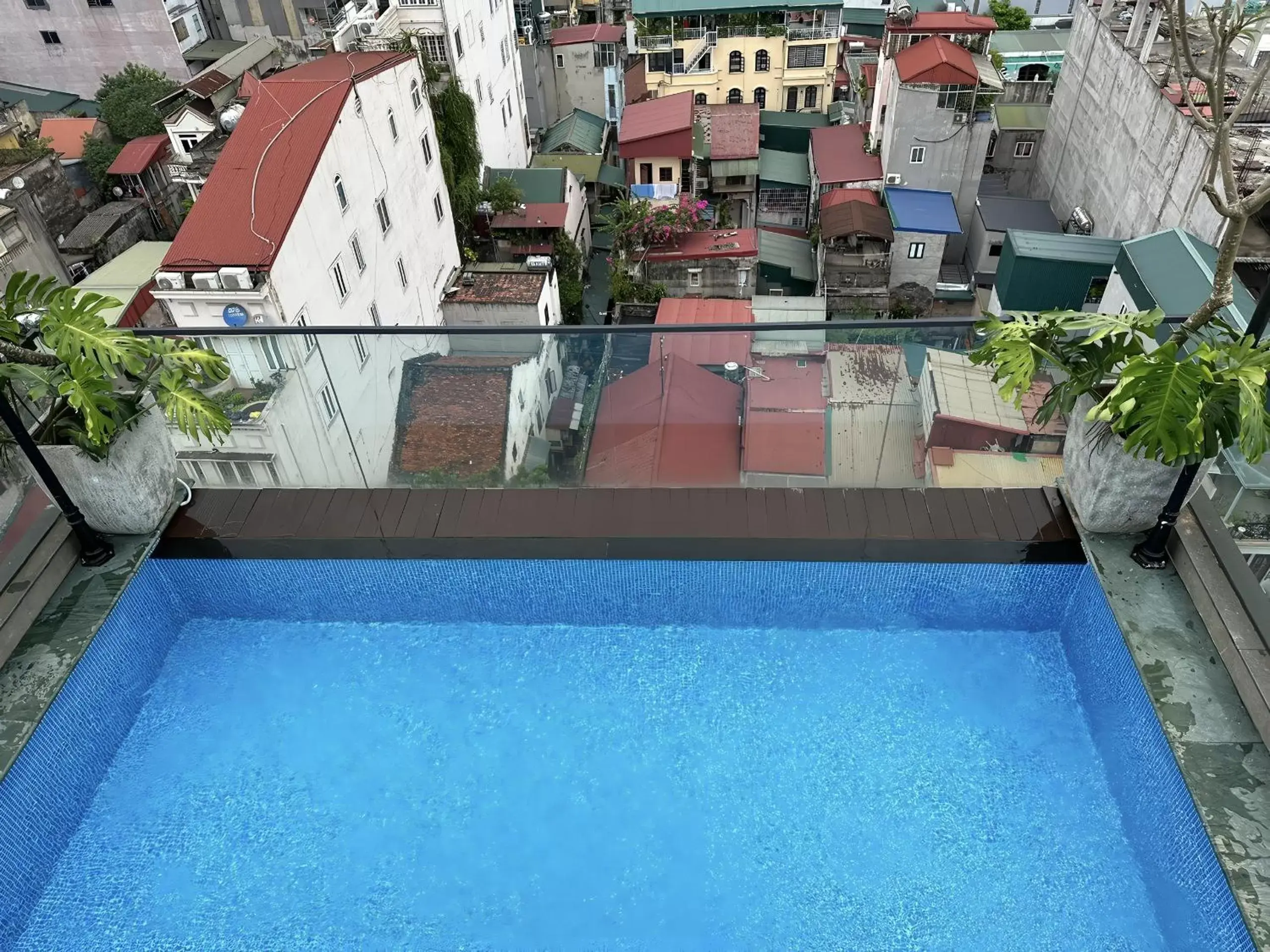 Swimming Pool in LeaH Silk Hotel Swimming Pool in LeaH Silk Hotel