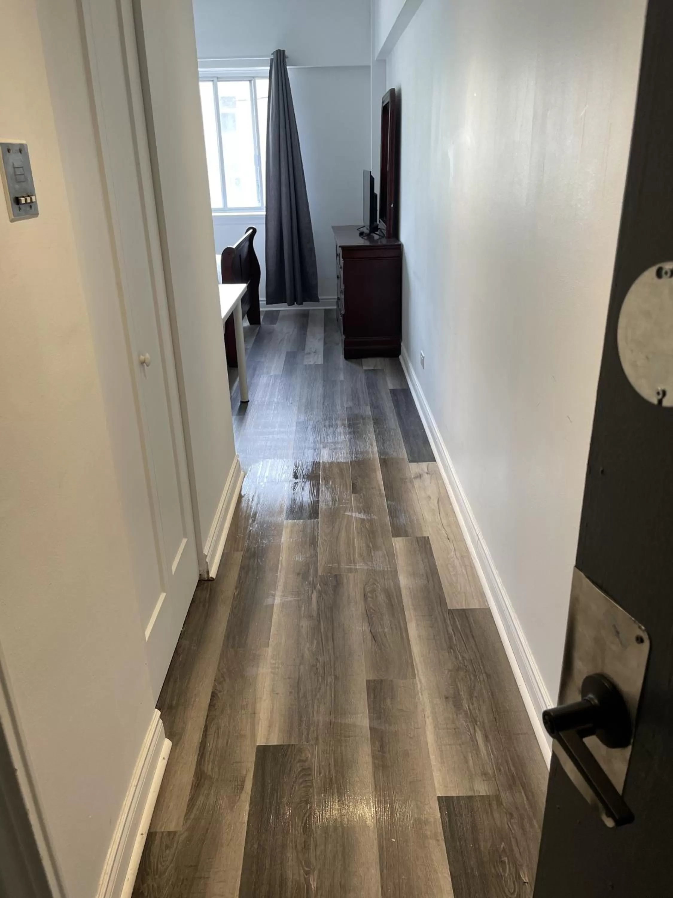 TV/Entertainment Center in Faubourg Ste Cath