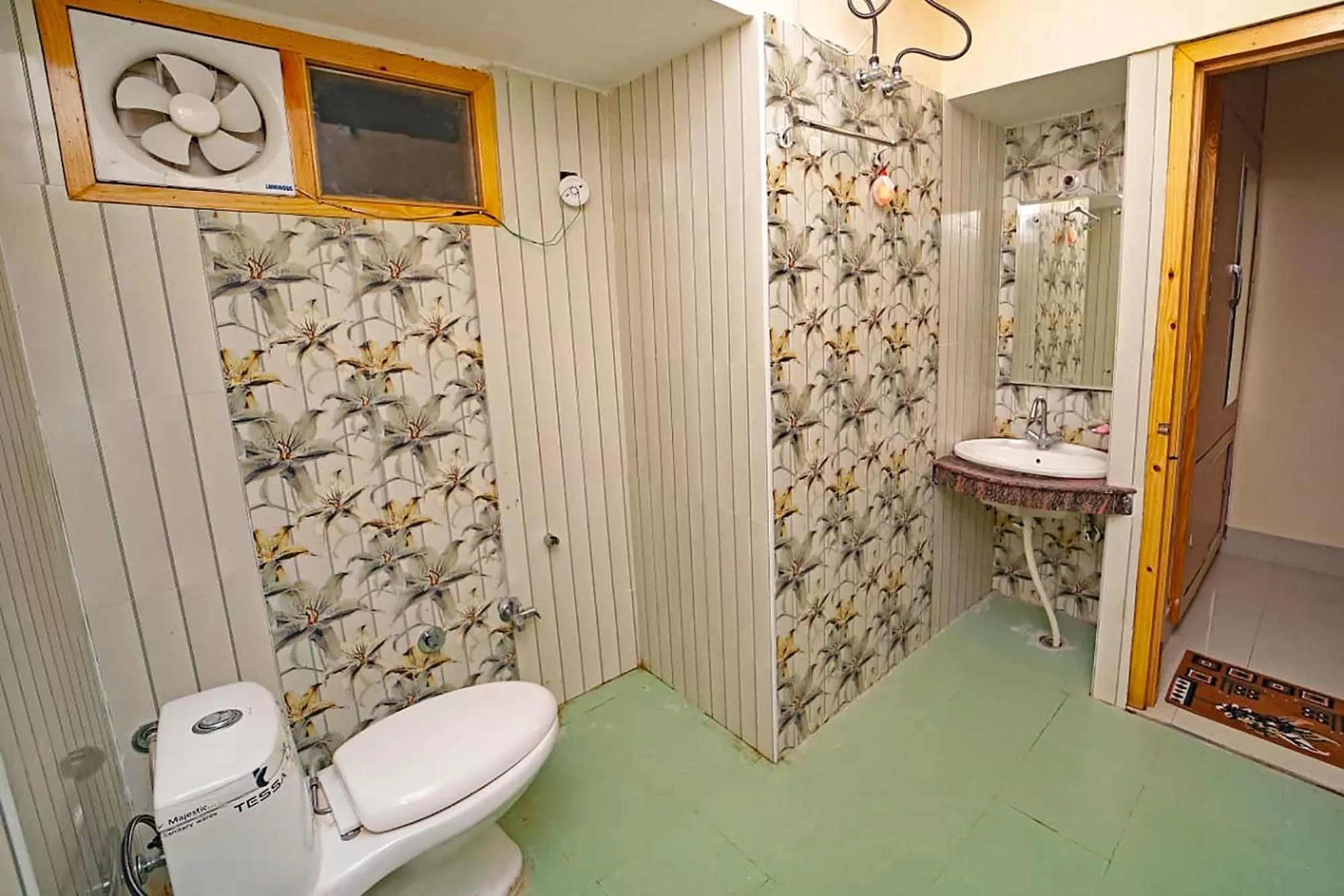 Bathroom in FabHotel Corbett Green View Garden and Stay