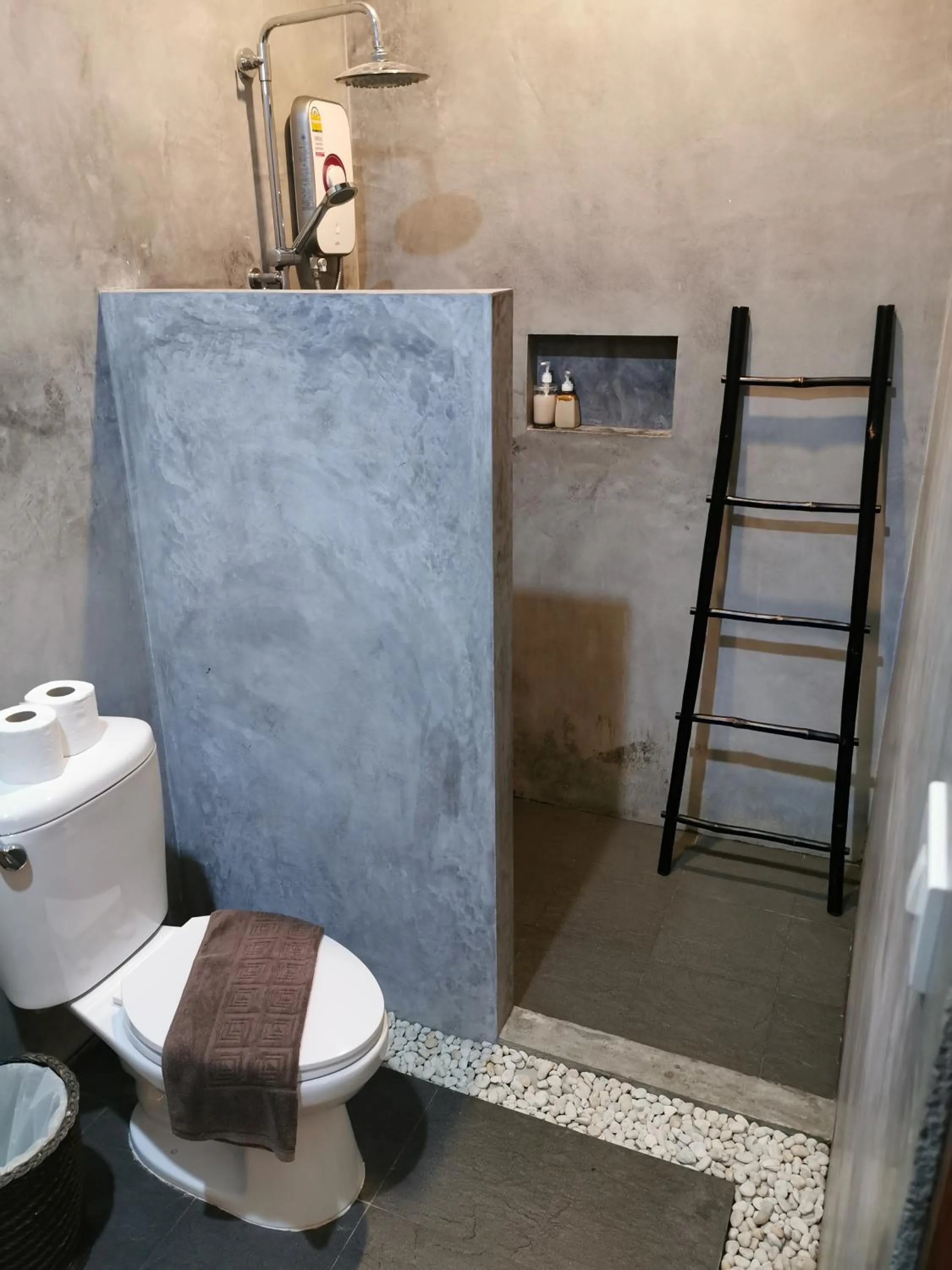 Toilet in Baan Sukreep Resort