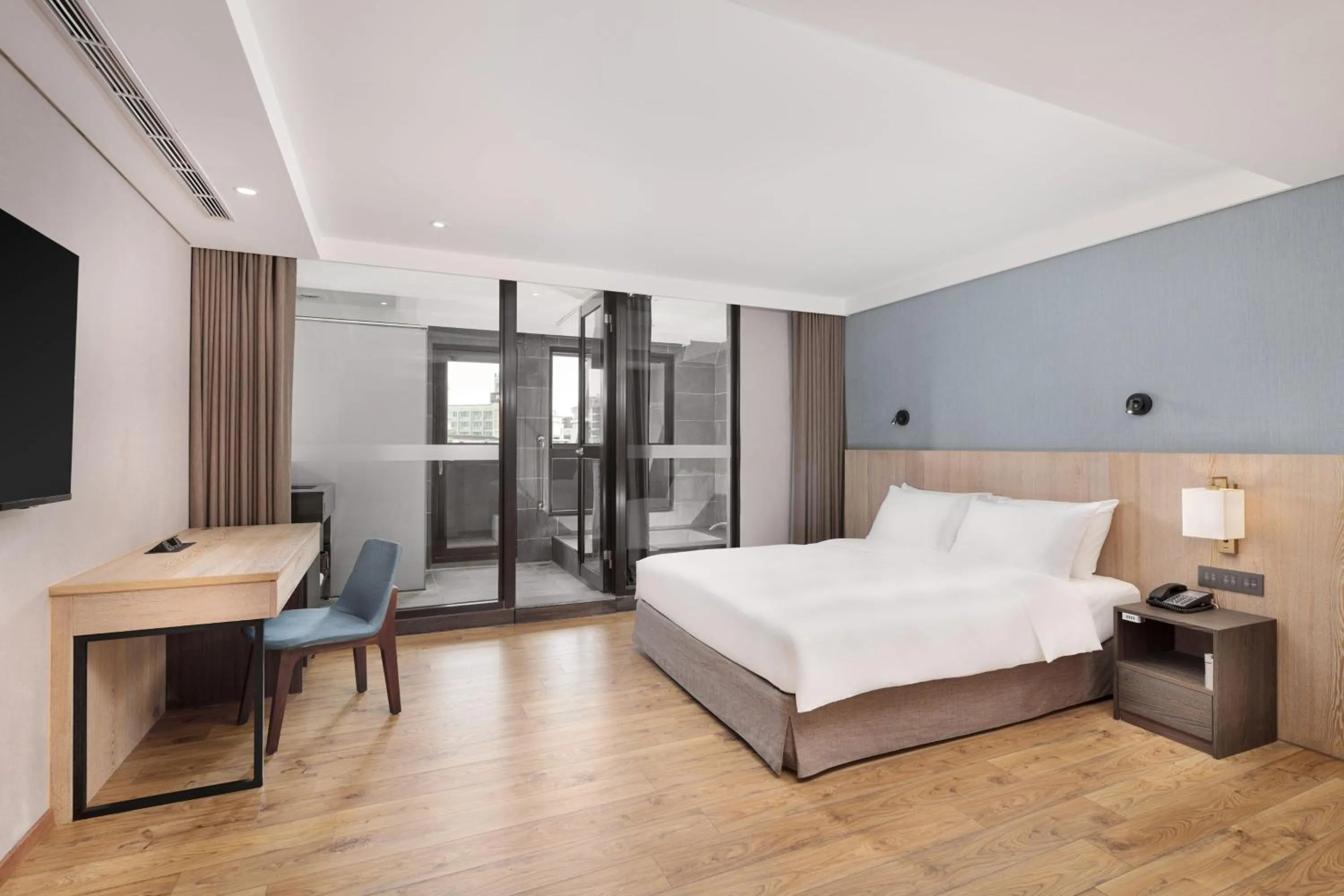 Photo of the whole room, Bed in Four Points by Sheraton Yilan Jiaoxi