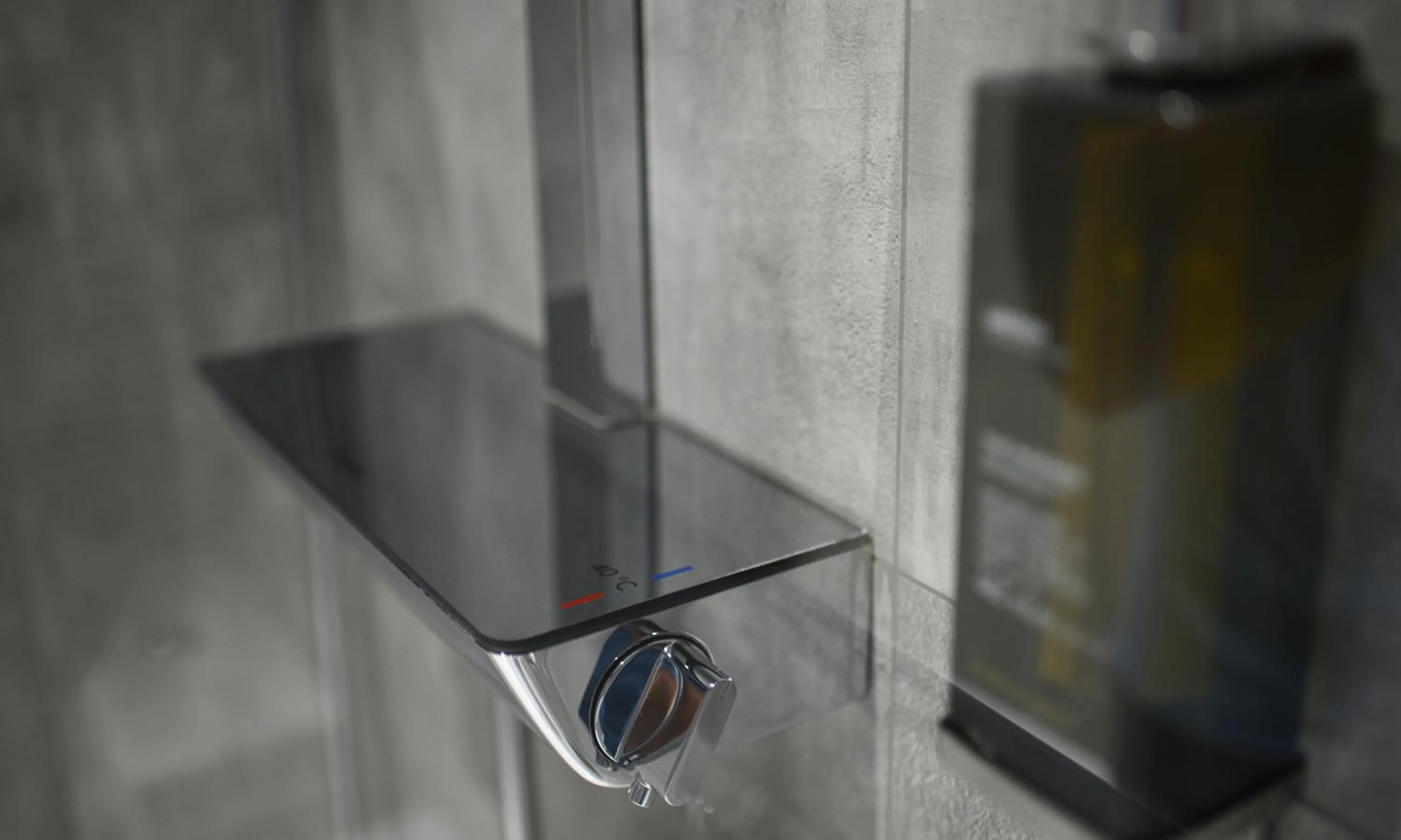 Bathroom in The Tudor Inn Hotel