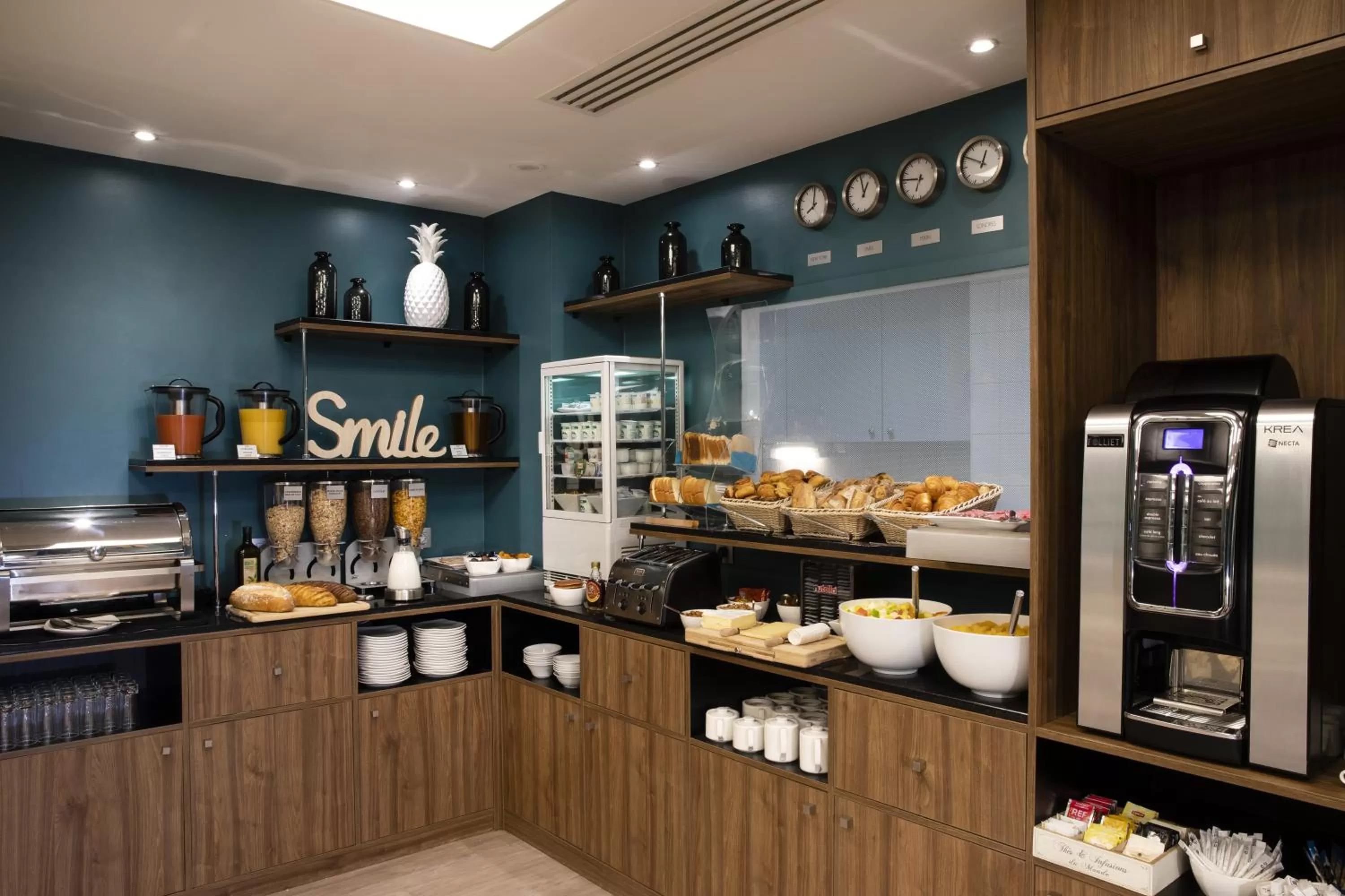 Breakfast in Paris Bastille