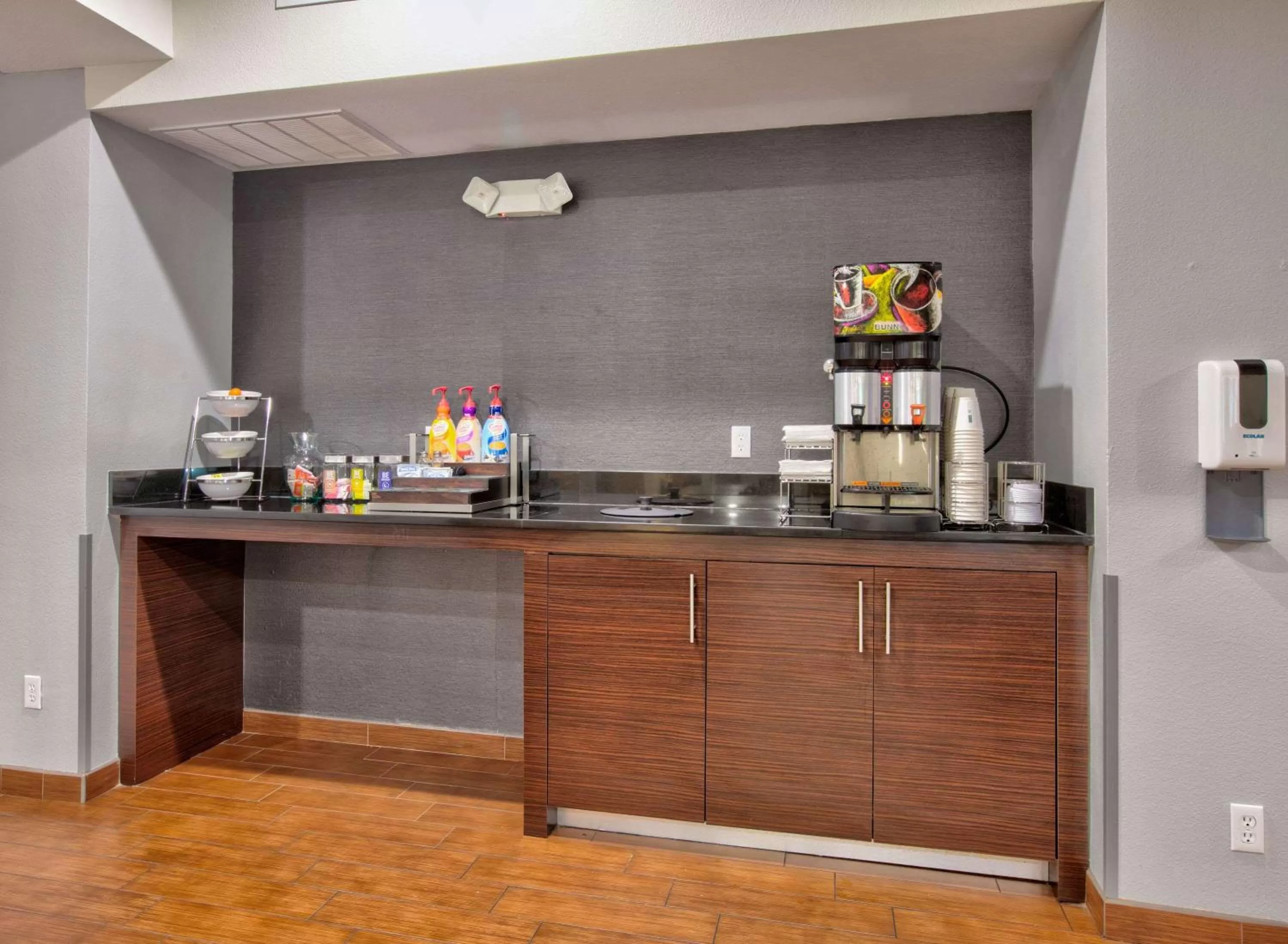 Restaurant/places to eat in Wingate by Wyndham Longview North