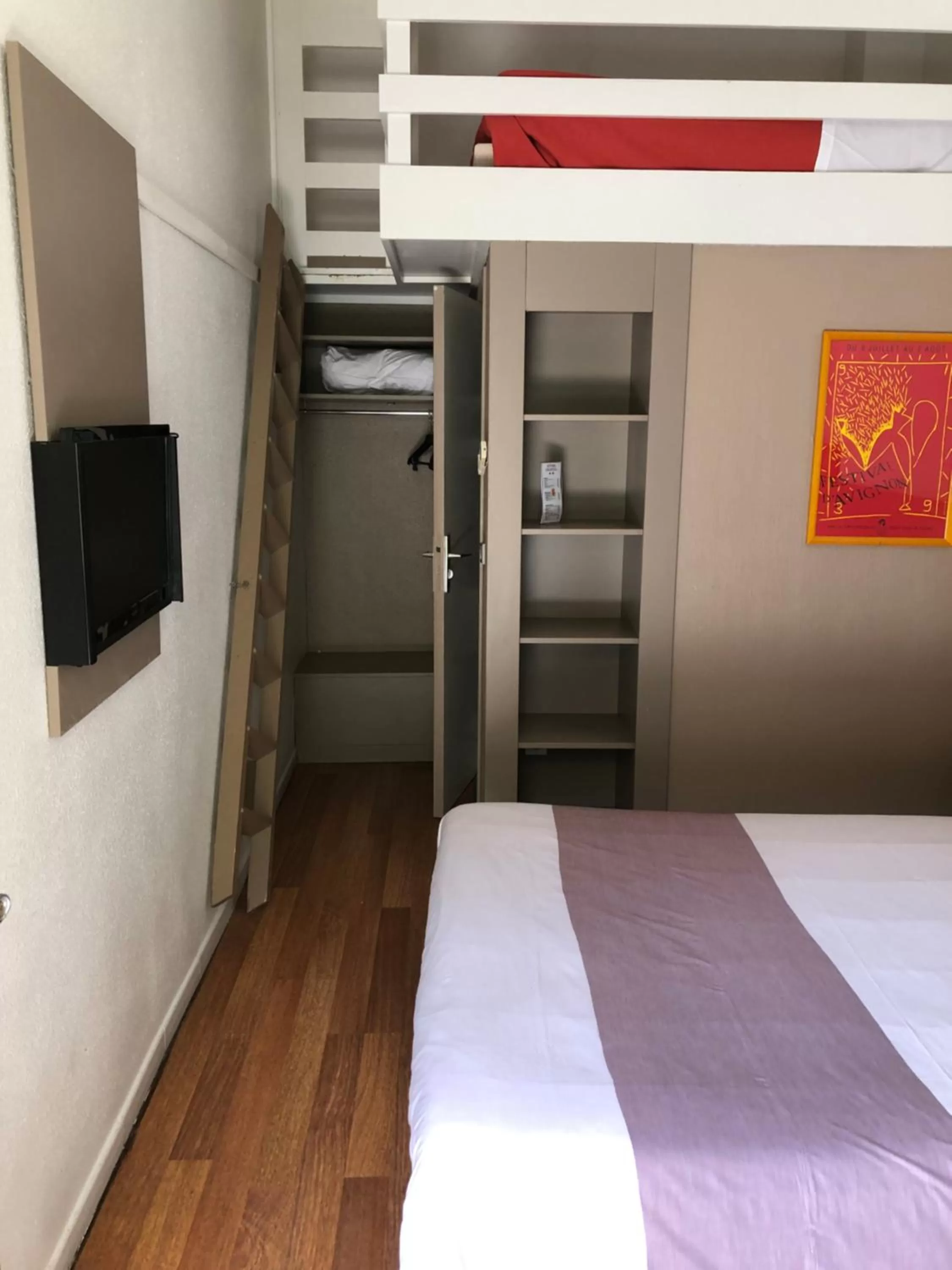 Photo of the whole room, Bed in Hotel Cristol