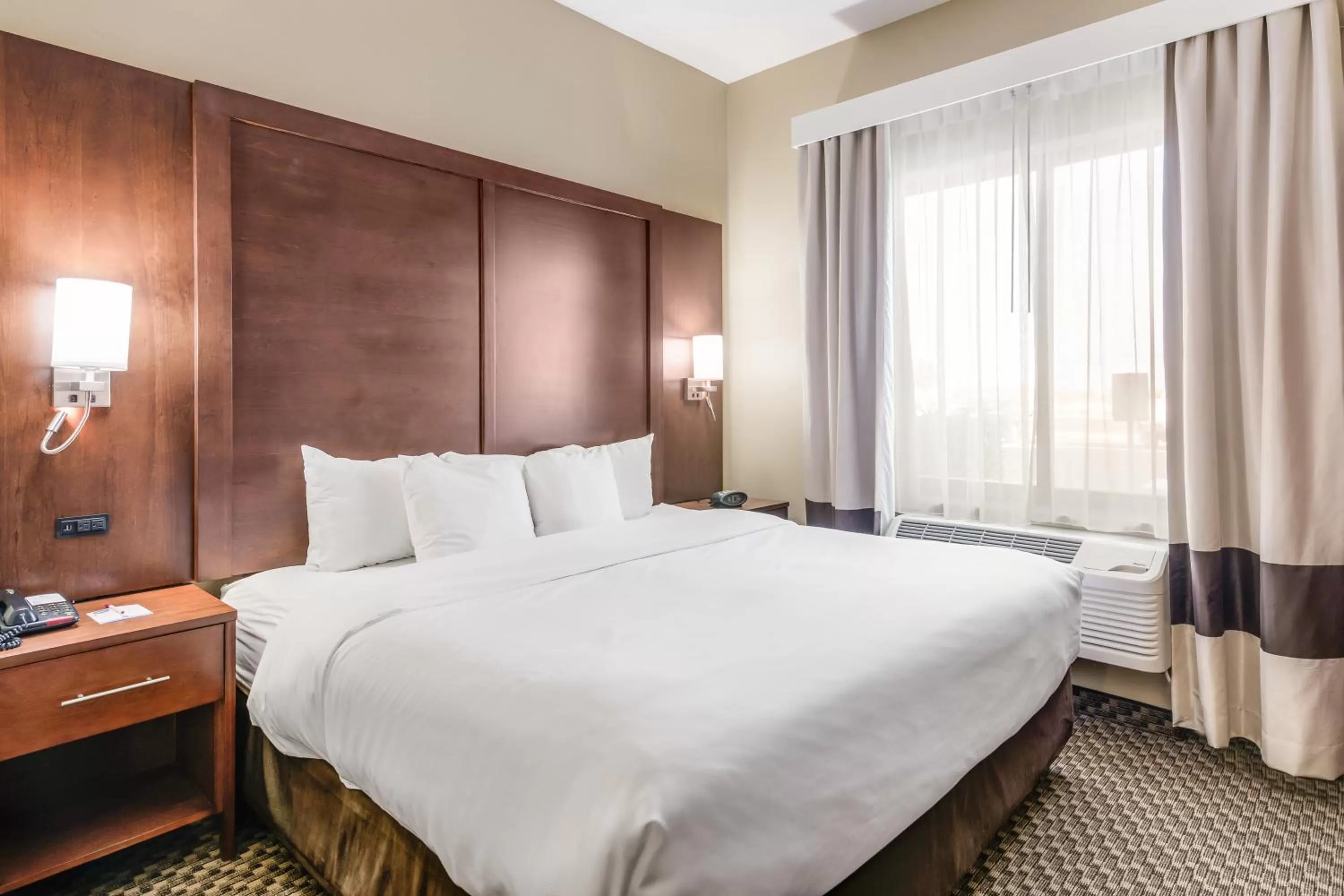 Bed in Comfort Suites Fort Stockton