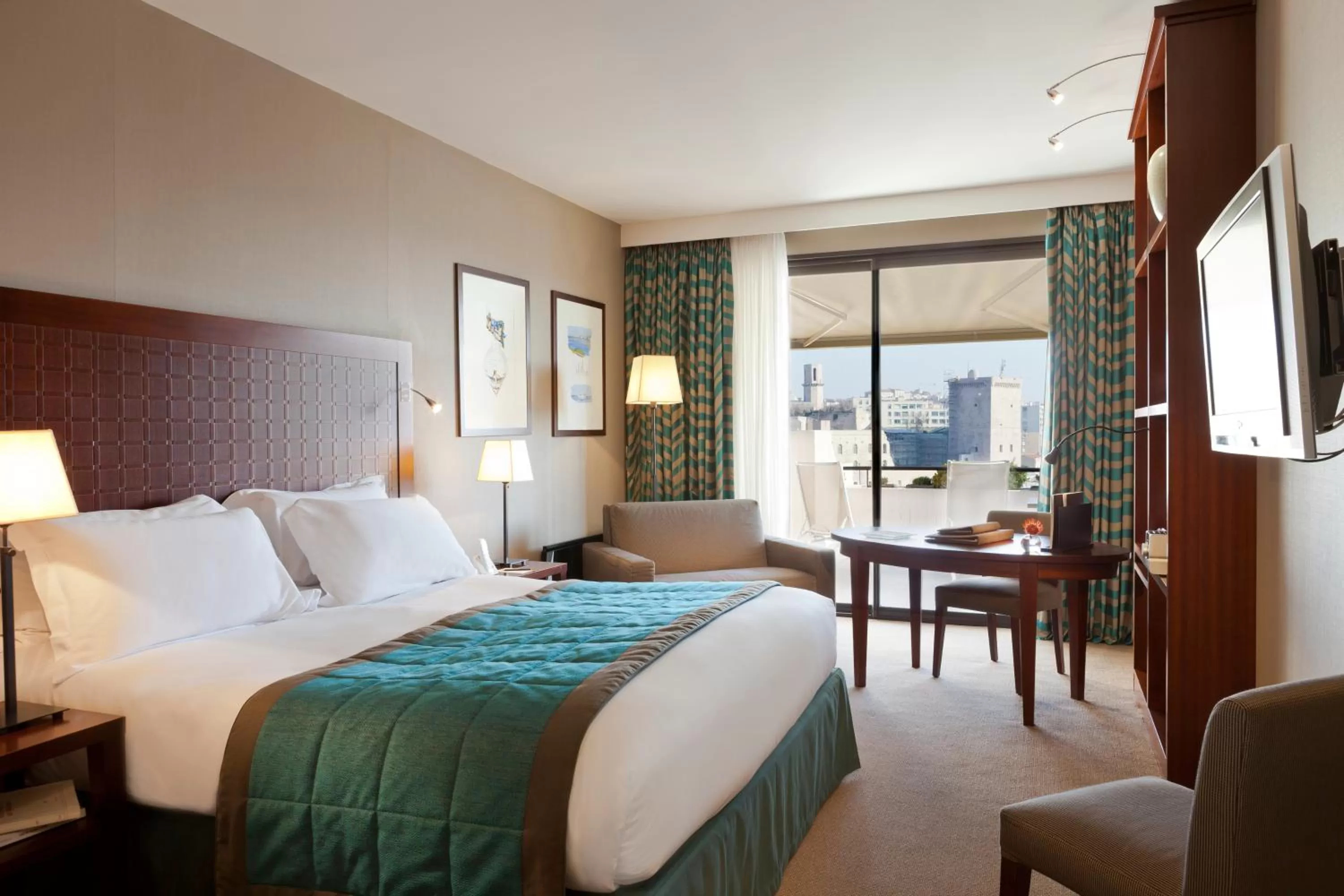 Bathroom, Bed in Sofitel Marseille Vieux-Port