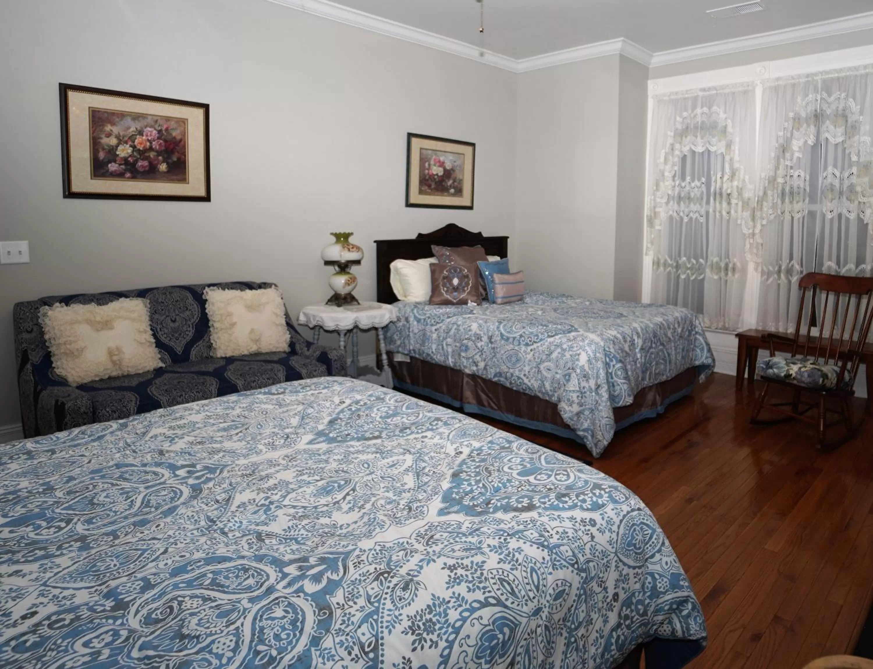 Bed in Paducah 1895 Washington Hotel