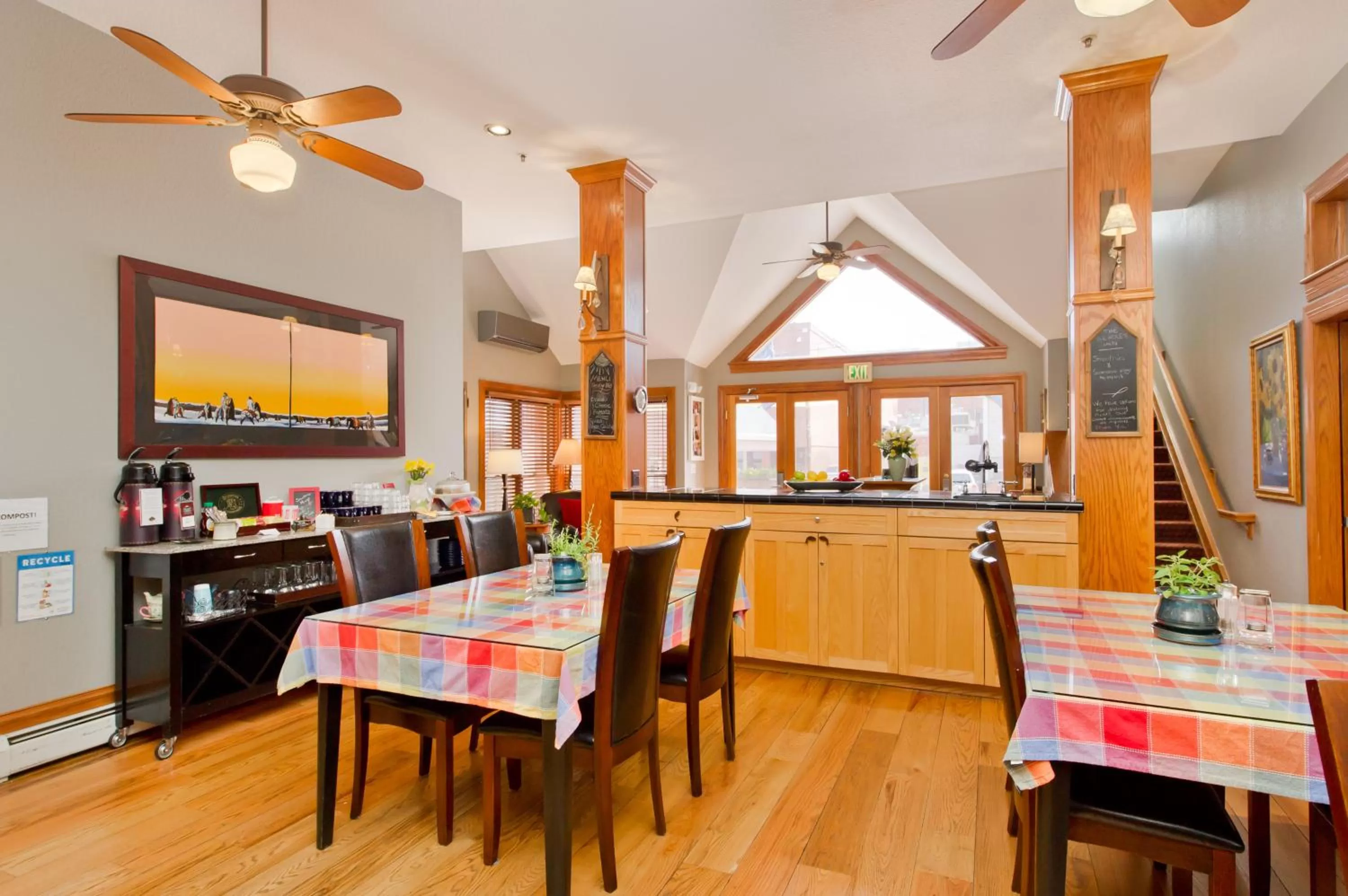 Restaurant/Places to Eat in The Bradley Boulder Inn