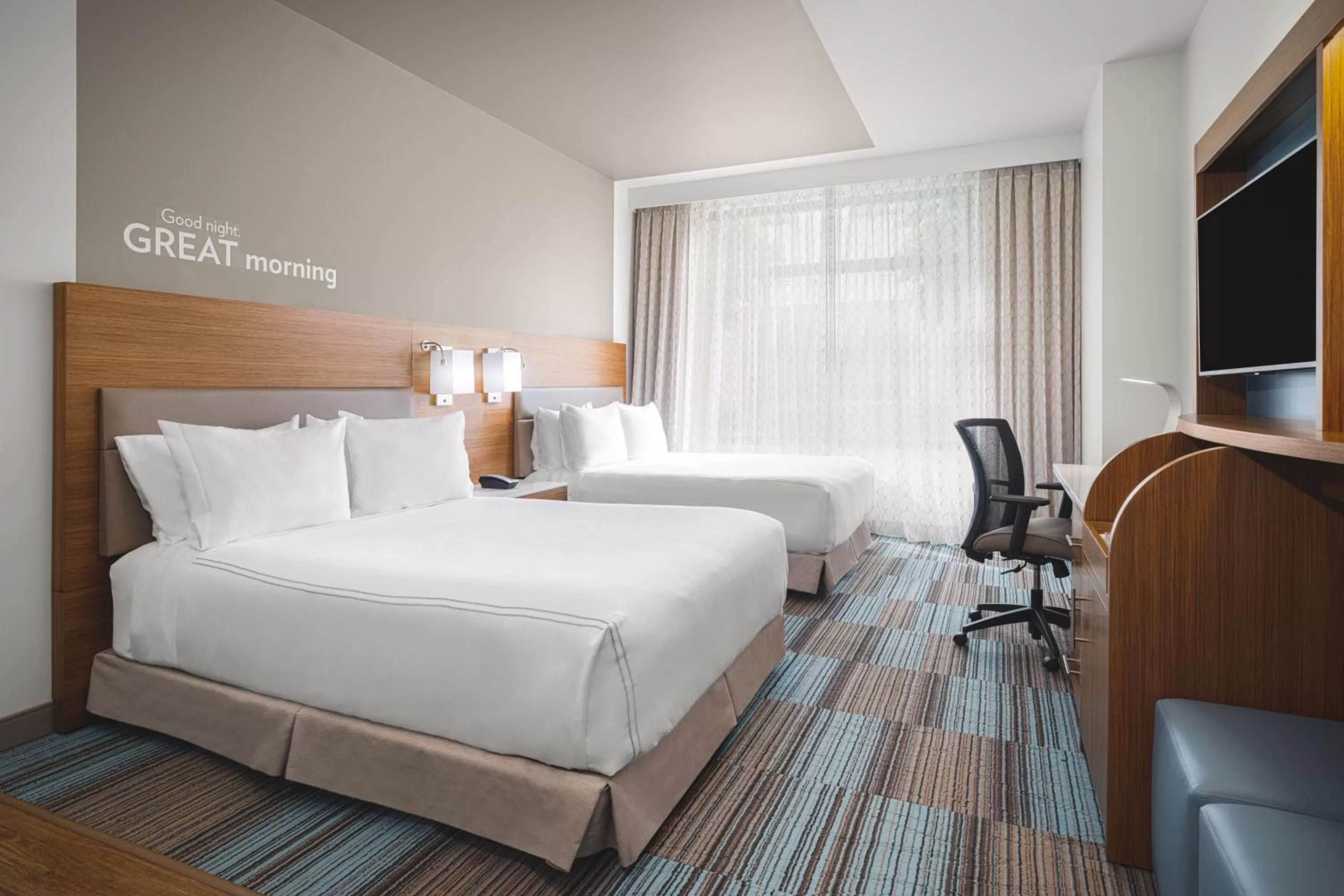 Photo of the whole room, Bed in EVEN Hotel Seattle Downtown - Lake Union by IHG