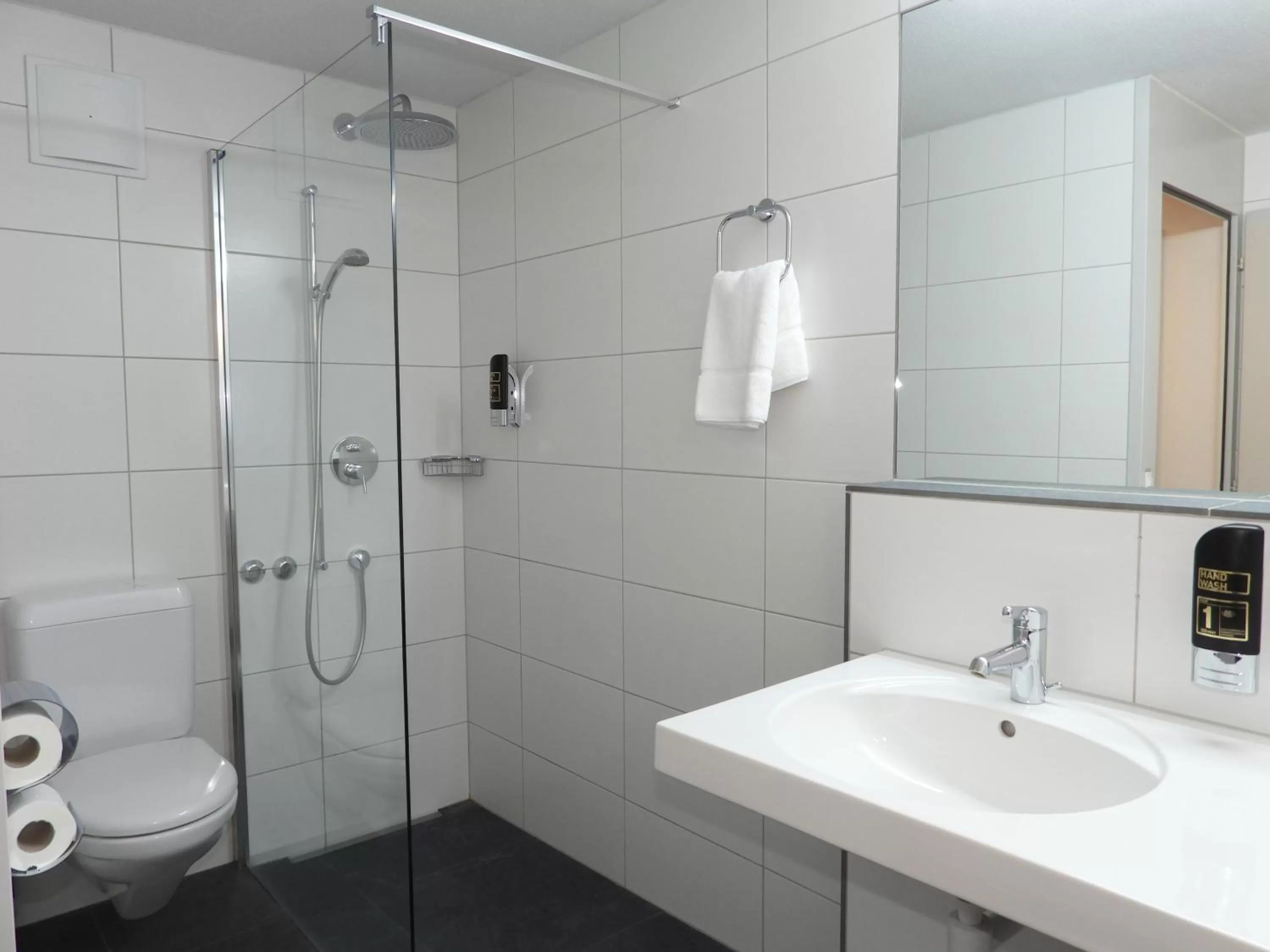 Hotel Sherlock Holmes & Khana Restaurant "nur 200 m zur Gondelbahn Hasliberg"