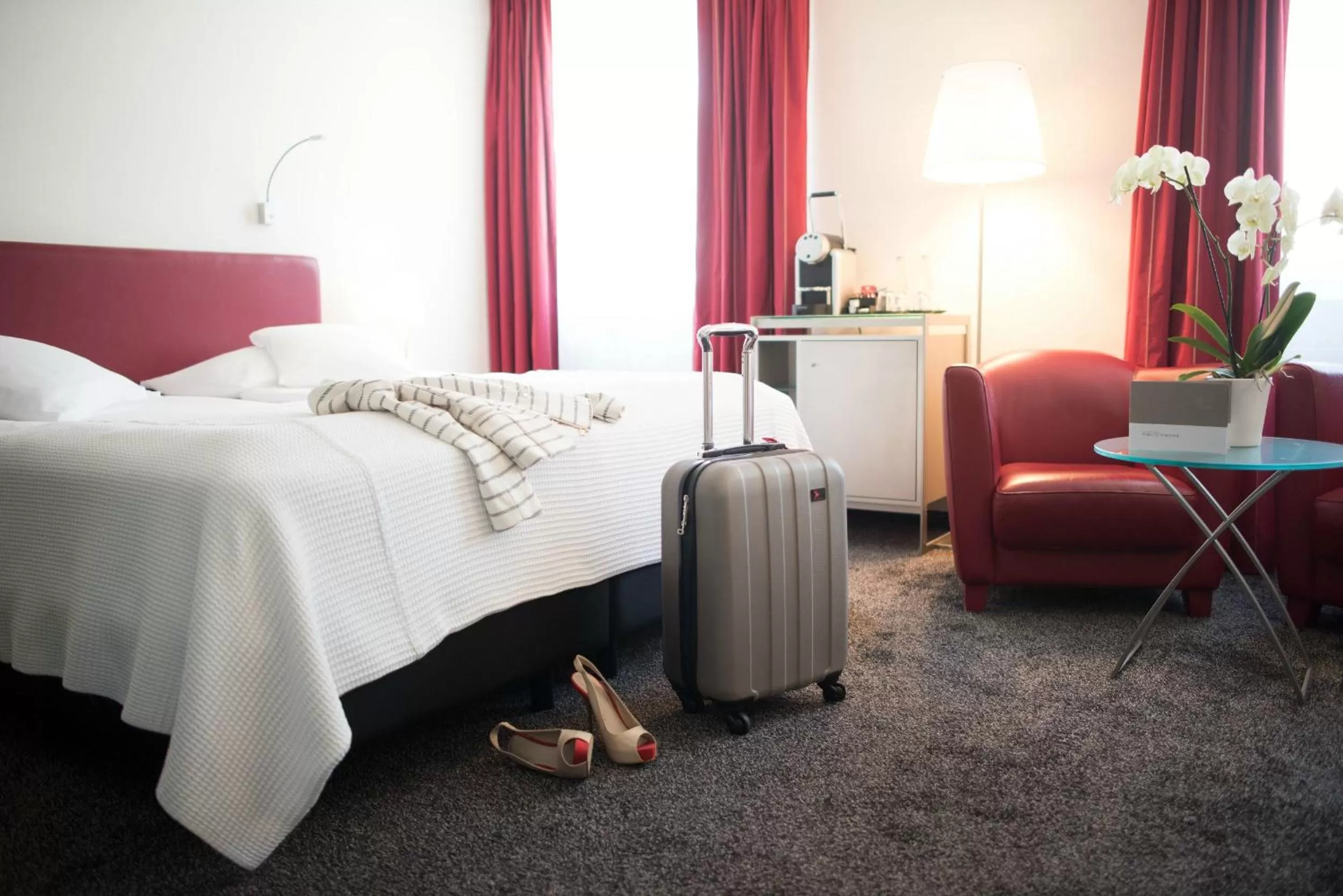 Photo of the whole room, Bed in Hotel Glockenhof Zürich